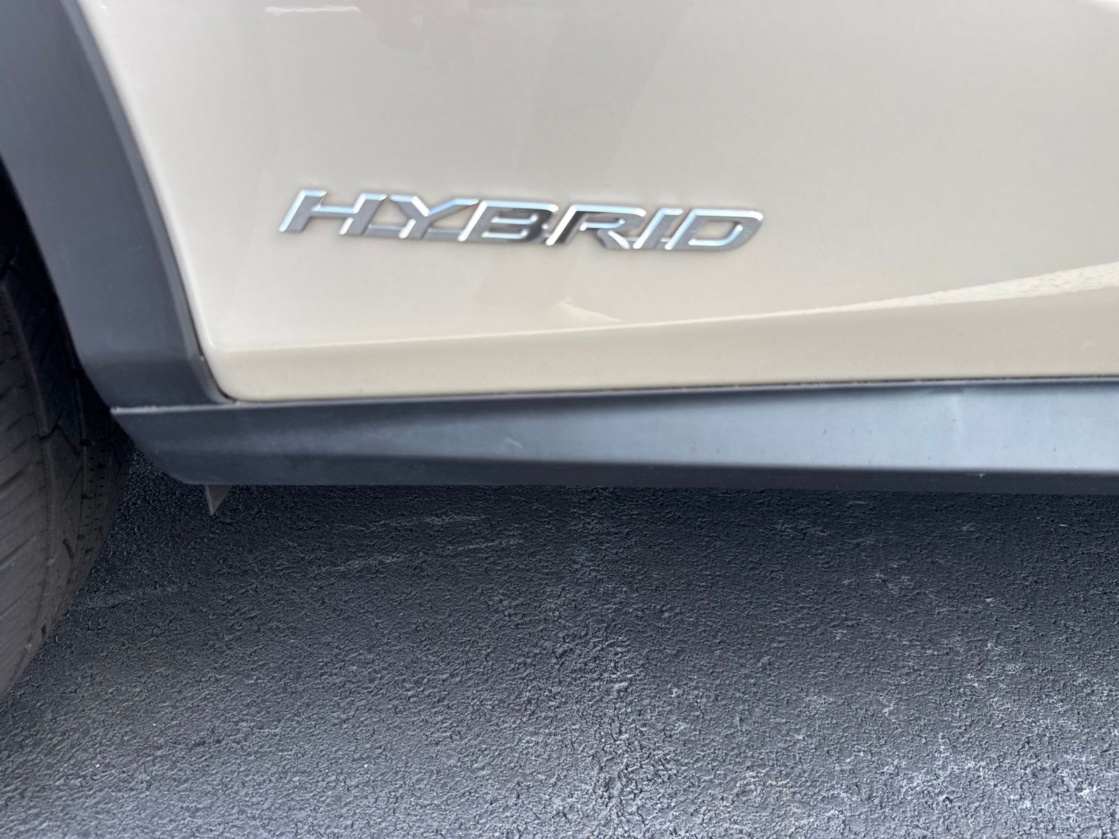 Used 2017 Beige Lexus 450h image 6