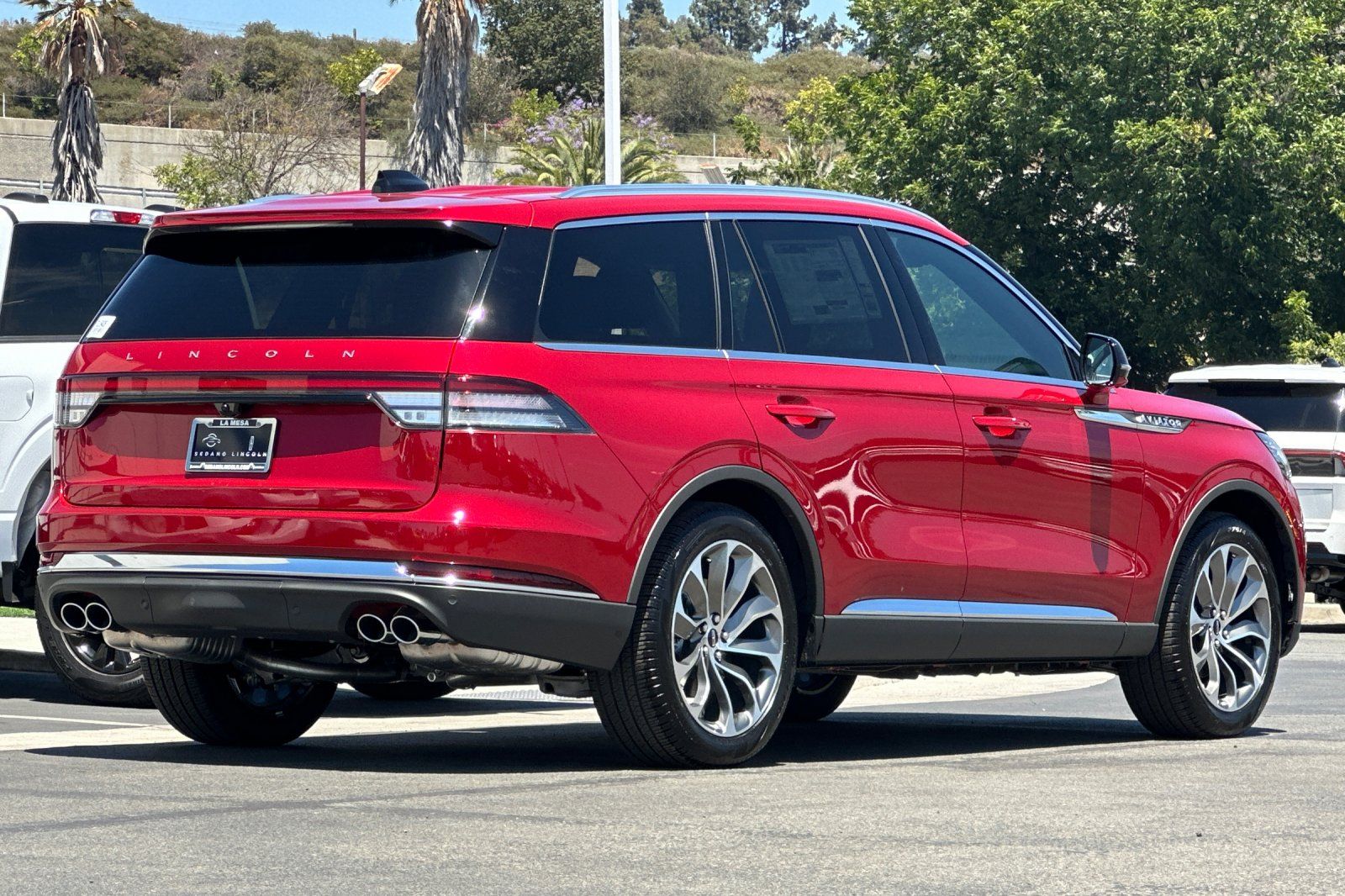 View vehicle photo 3