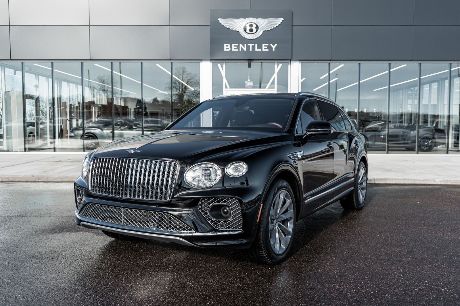 2023 Bentley Bentayga Azure's photo