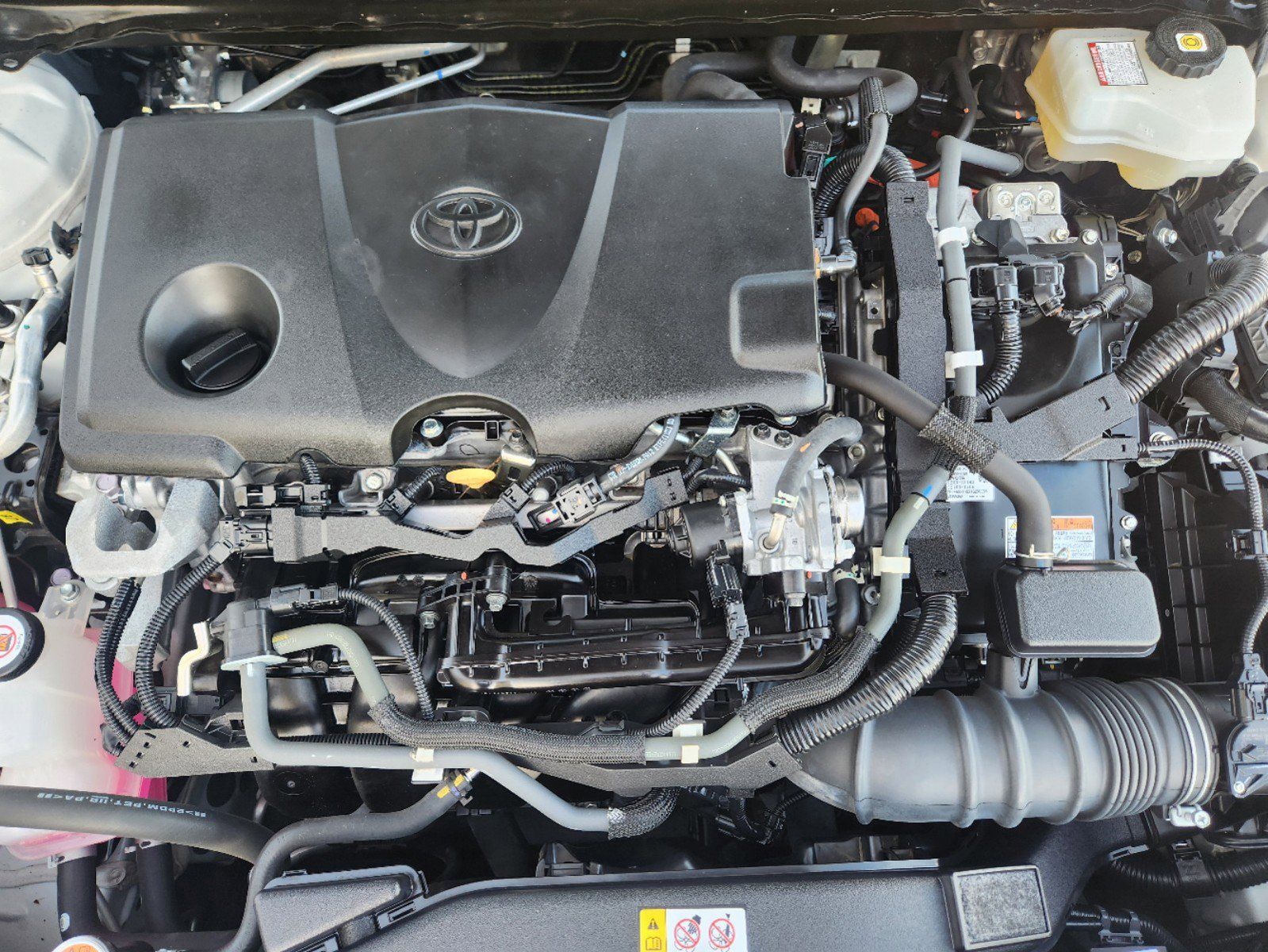 2022 Toyota Camry Hybrid XSE 38