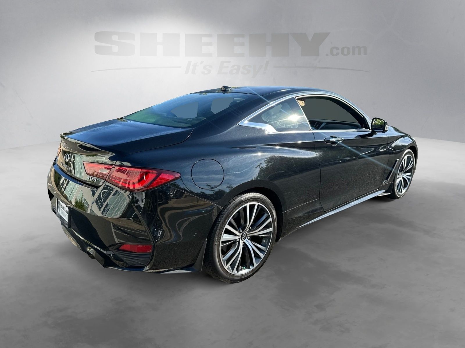 Used 2022 Black INFINITI LUXE image 13