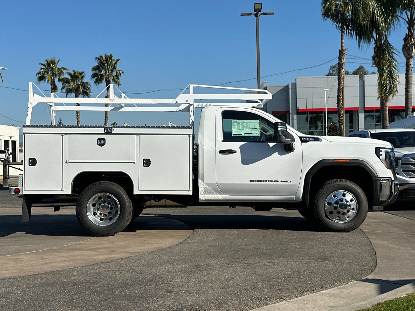 View vehicle photo 3