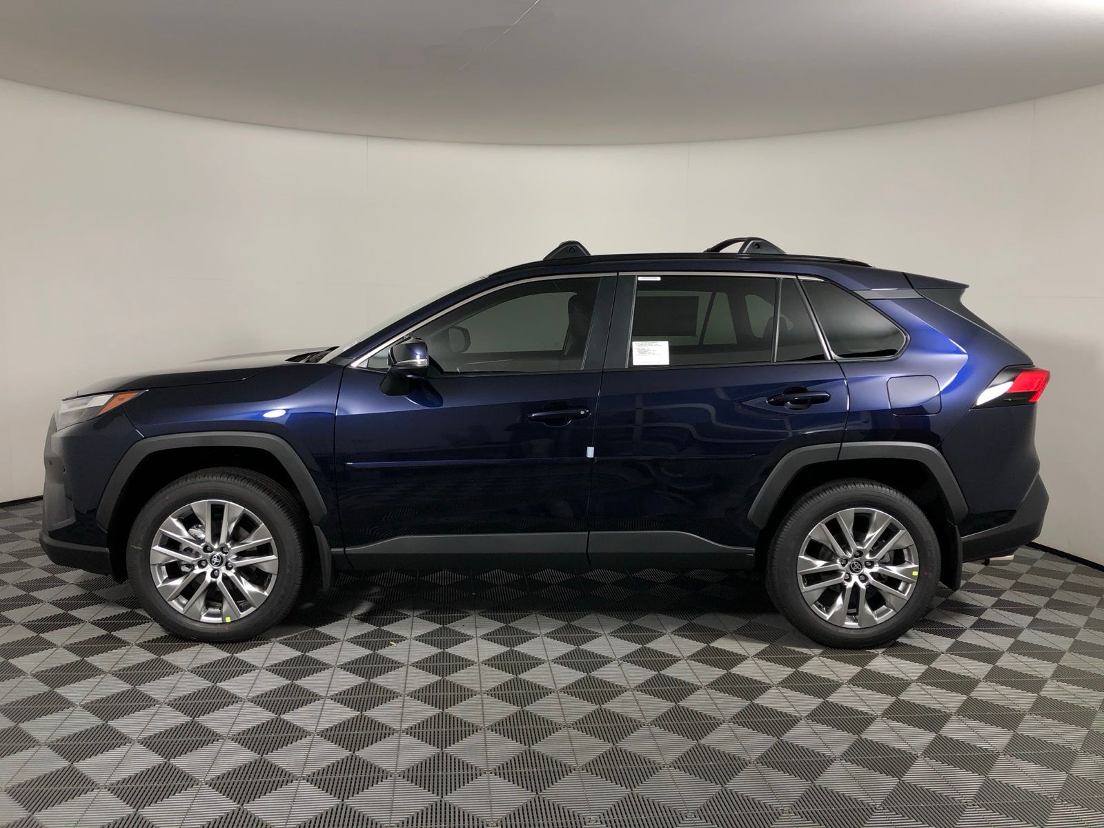 Thumbnail: 2025 Toyota RAV4 - 8