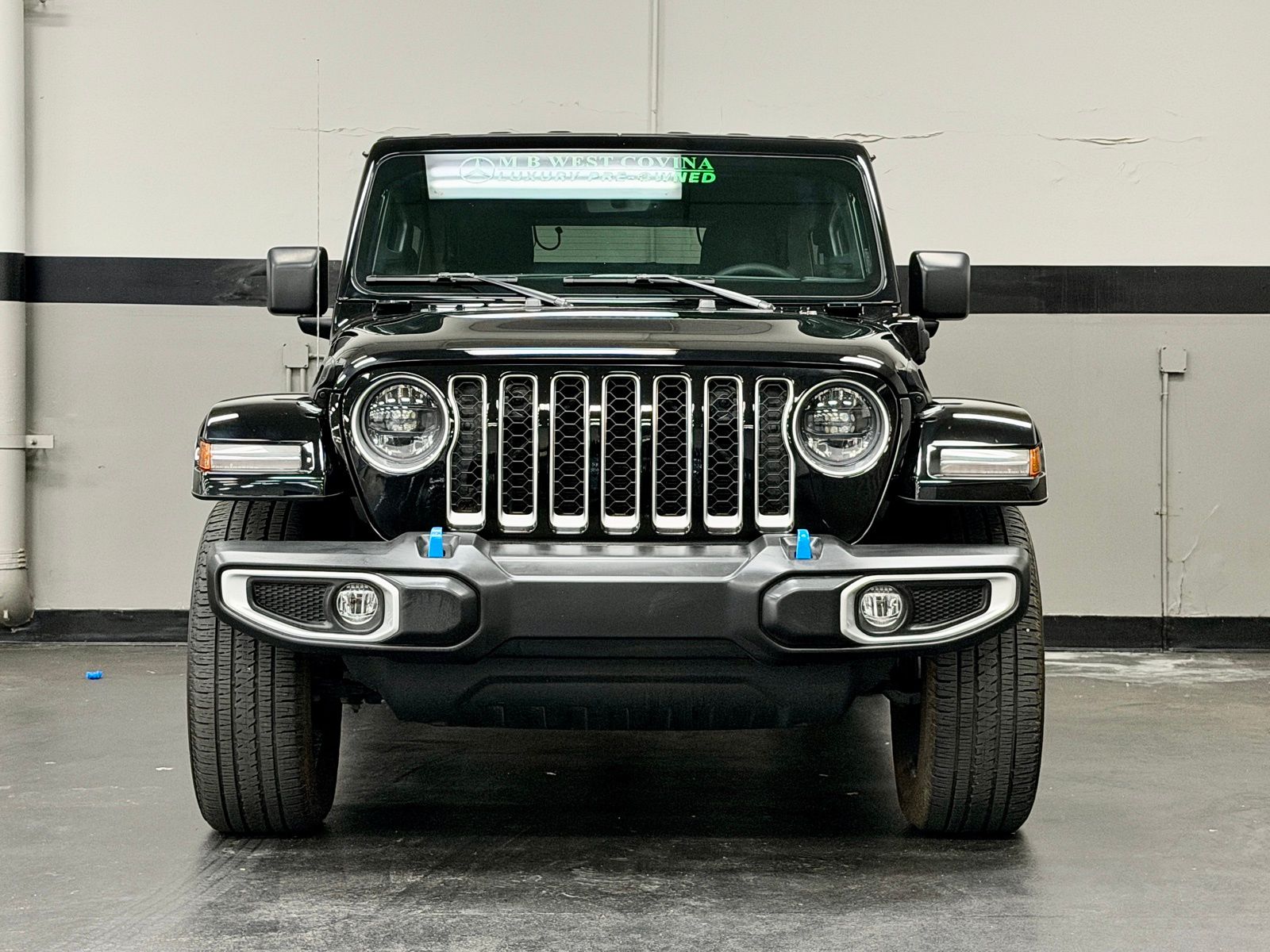 View vehicle photo 6