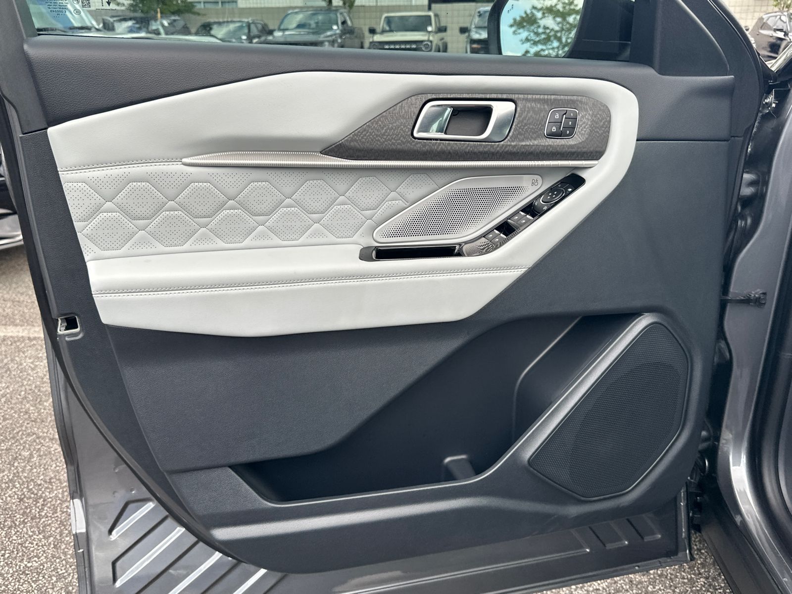 New 2026 Carbonized Gray Metallic Ford Platinum™ image 11