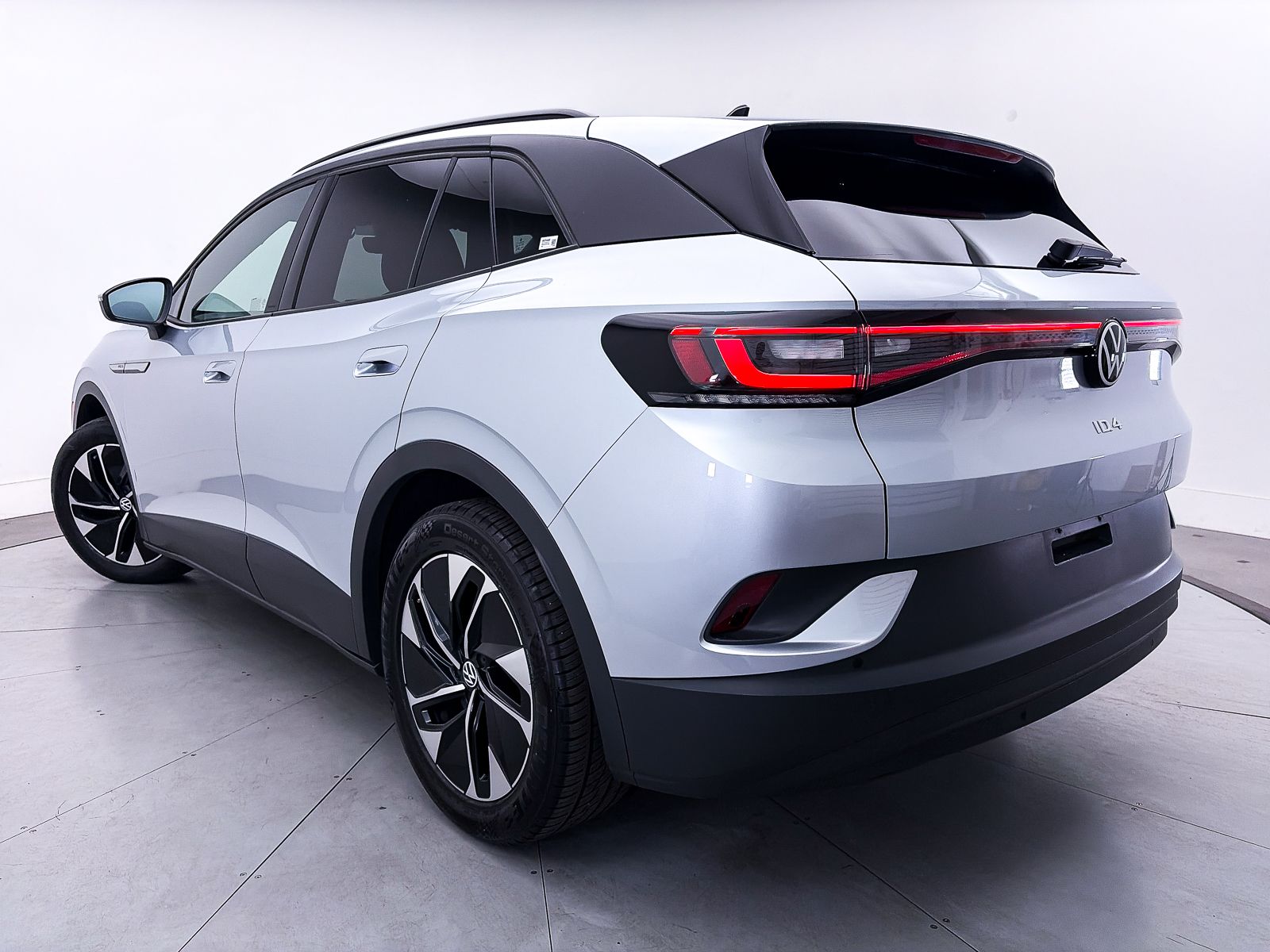 Used 2022 Volkswagen ID.4 PRO S with VIN WVGTMPE24NP074858 for sale in Scottsdale, AZ