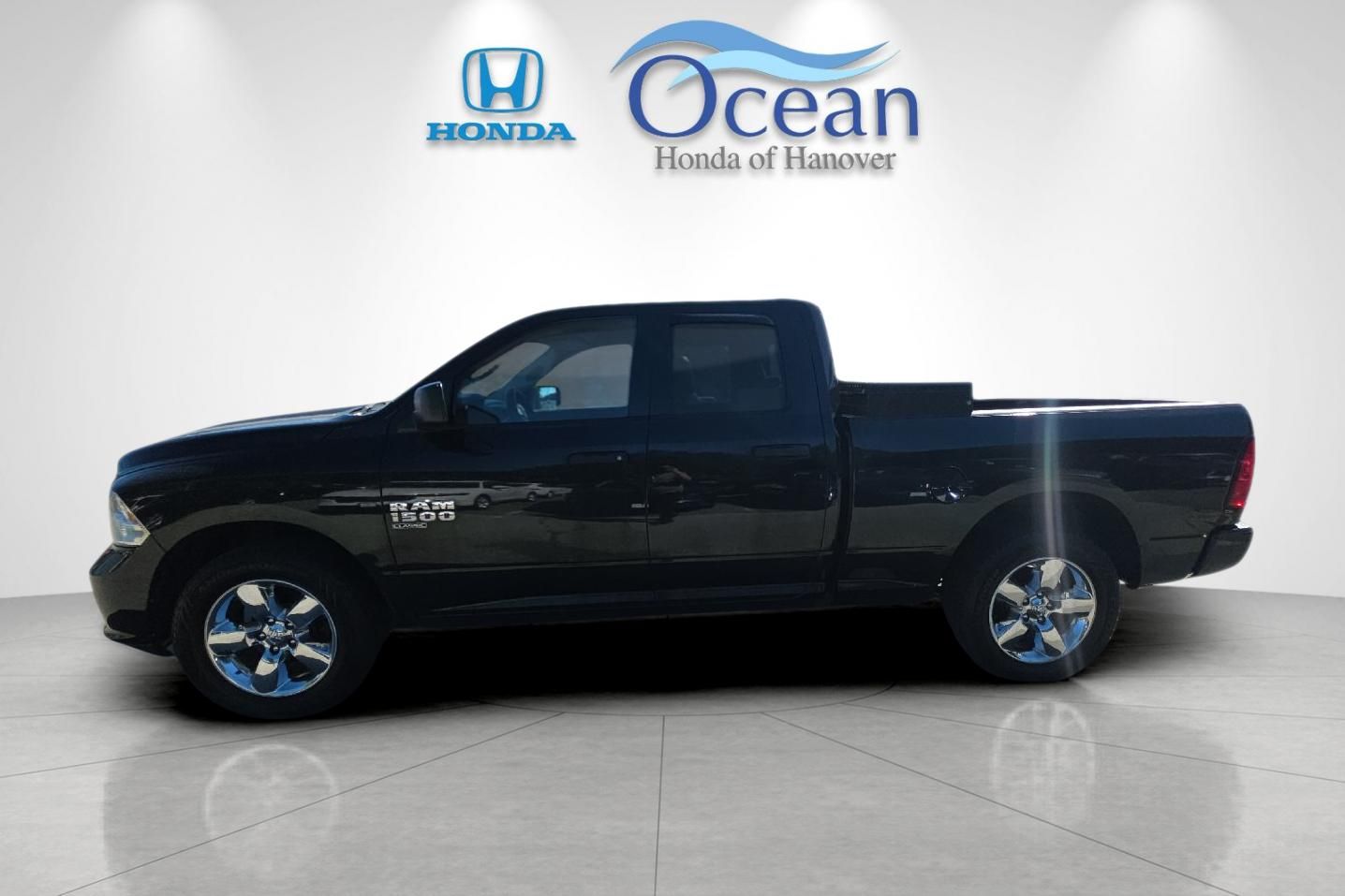 Used 2019 Brilliant Black Crystal Pearlcoat Ram Express image 6