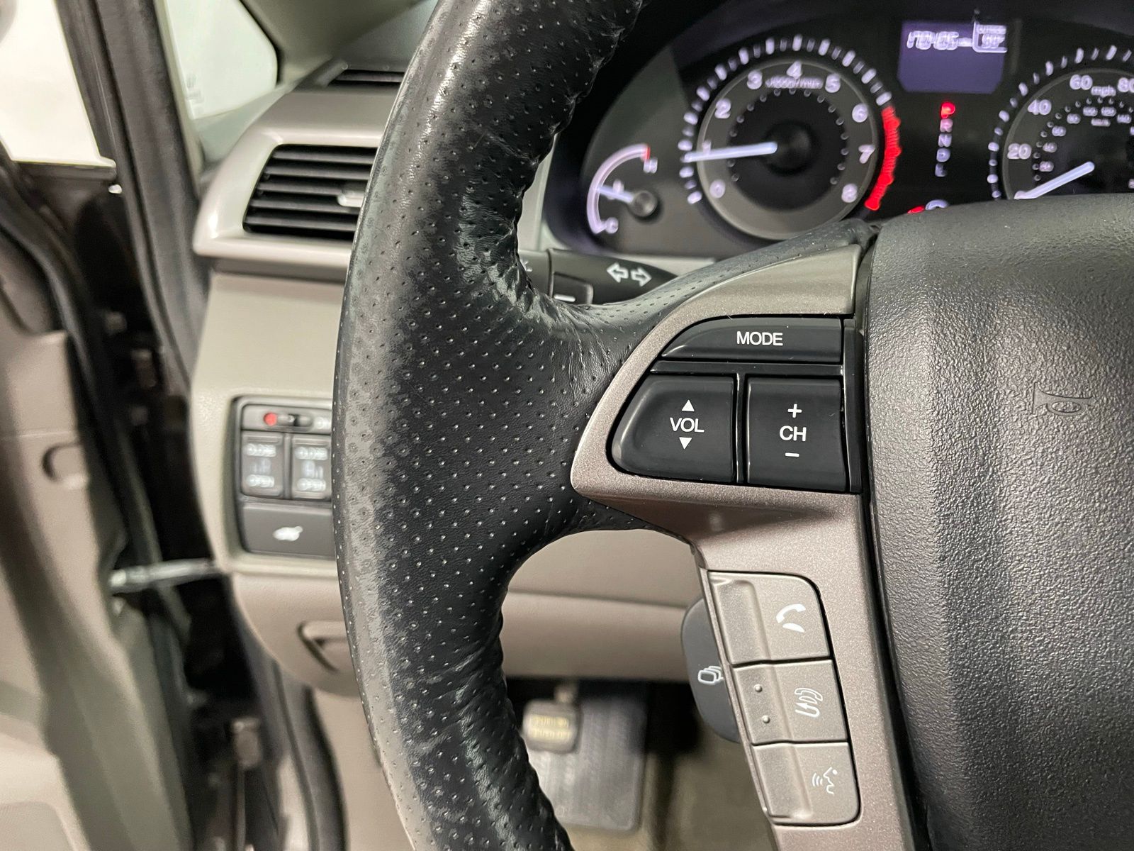 Used Car 2017 Honda Odyssey  Sports Van Ex-l Front Wheel Drive For Sale Under $12,000 In Austin, Texas