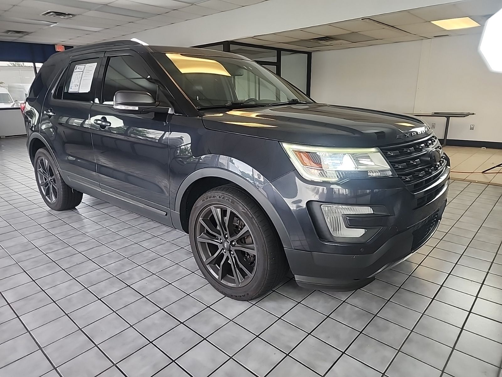 2017 Ford Explorer XLT AWD