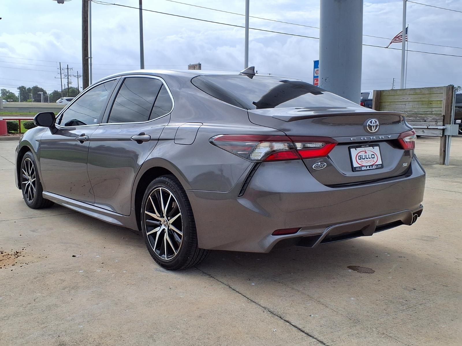 2021 Toyota Camry SE Gray at Autostrade