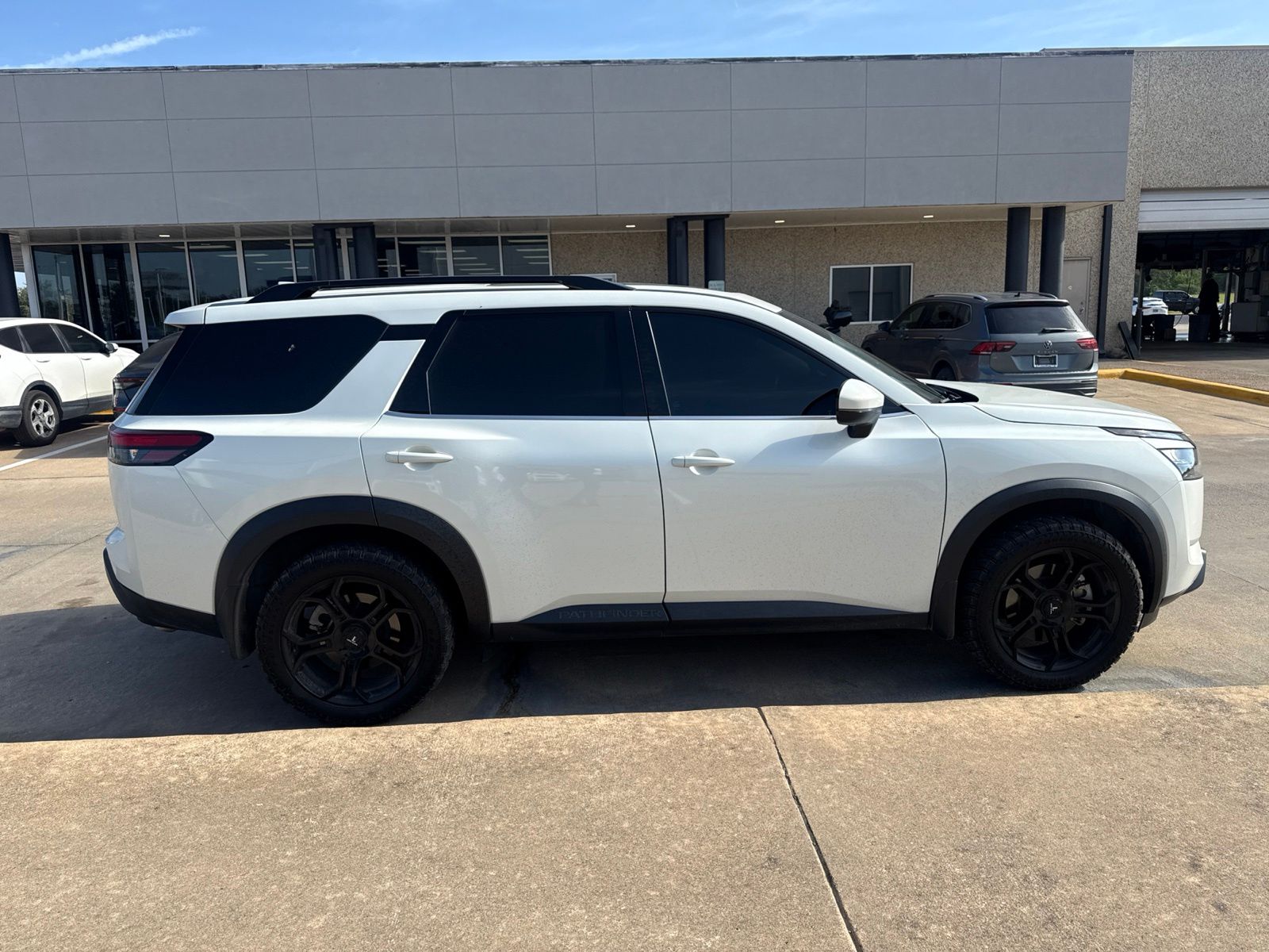 View vehicle photo 5