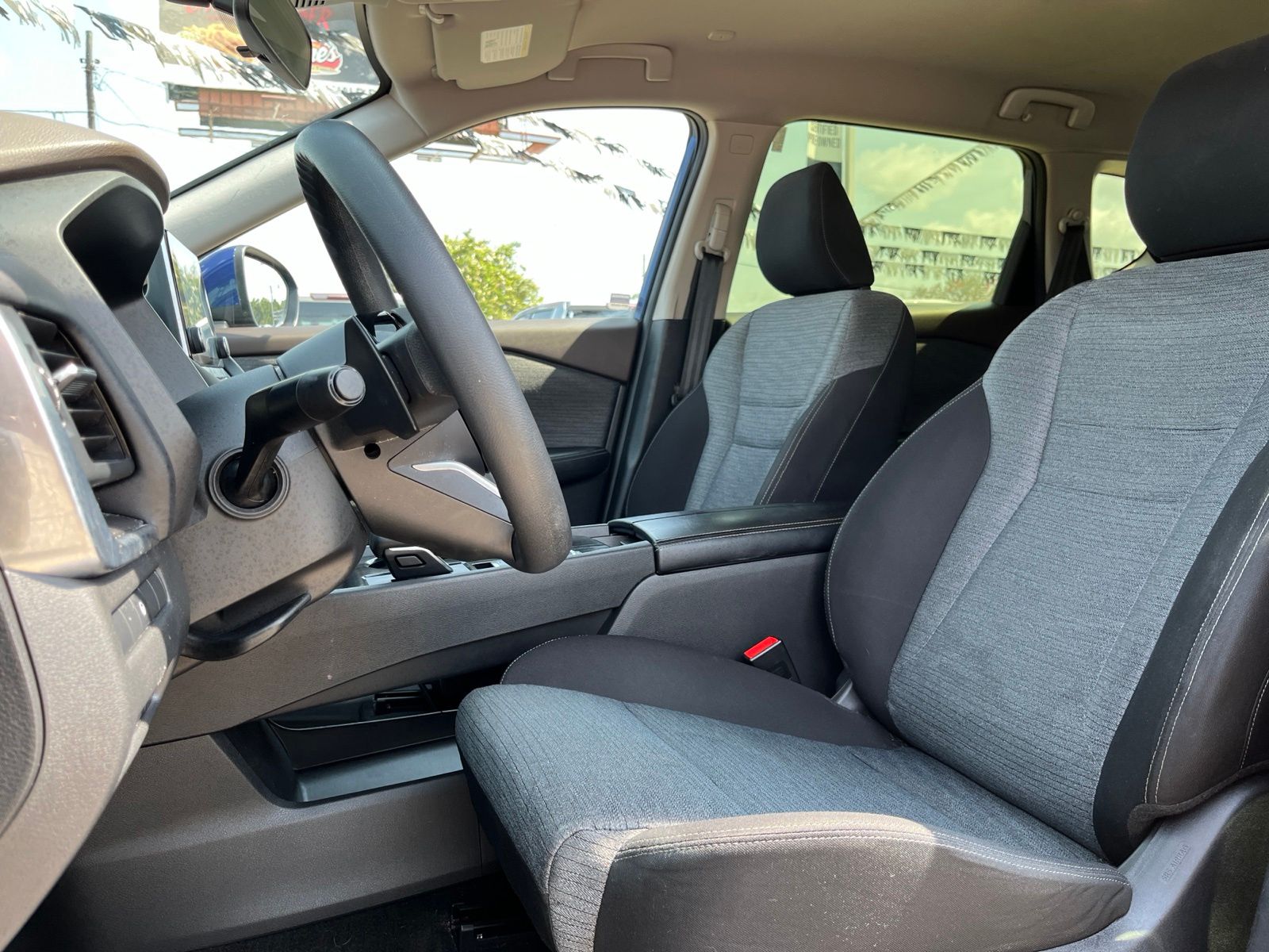 2023 Nissan Rogue SV - 7