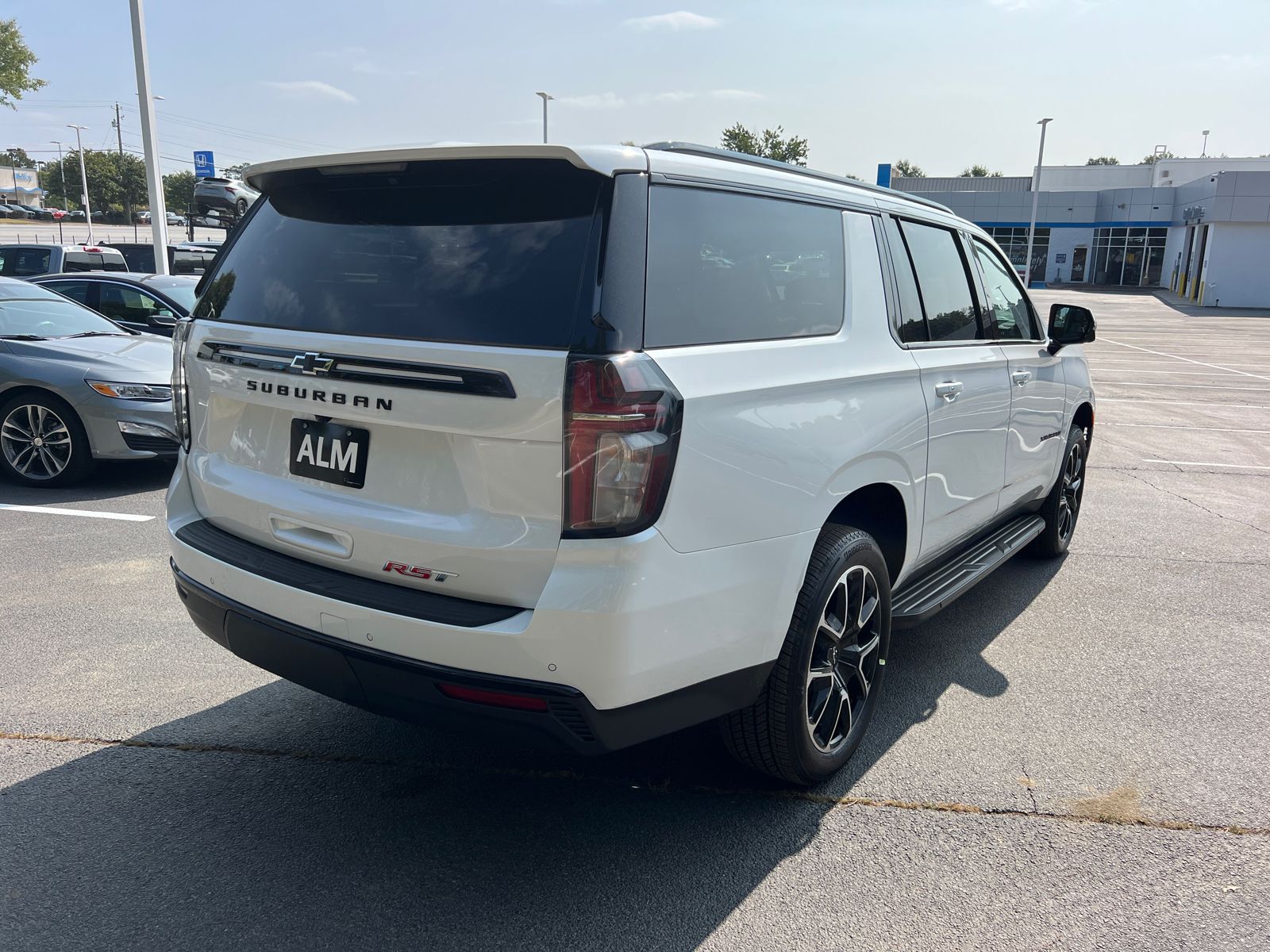 2024 Chevrolet Suburban RST 5