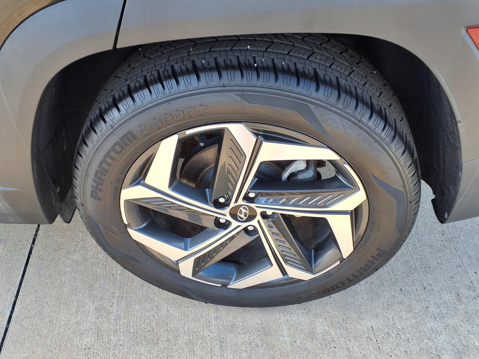 2022 Hyundai Tucson SEL Black at Genesis of Spring