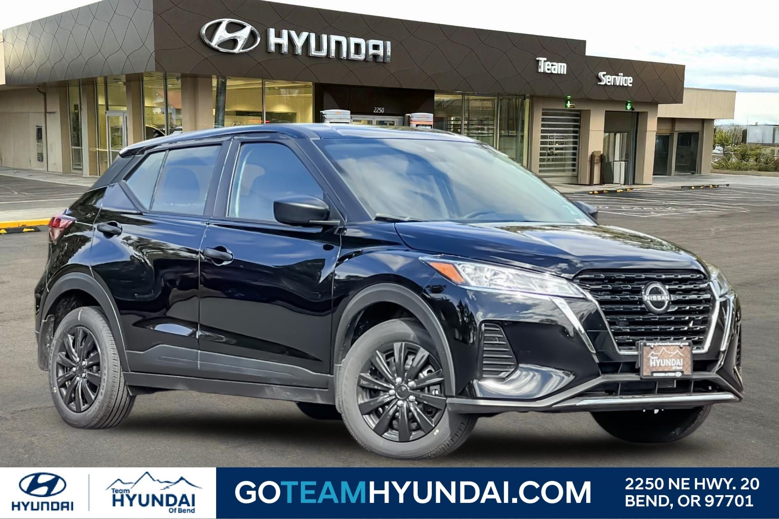 Super Black 2025 Nissan Kicks Play S FWD SUV / Crossover Front-Wheel Drive Continuously Variable Transmission