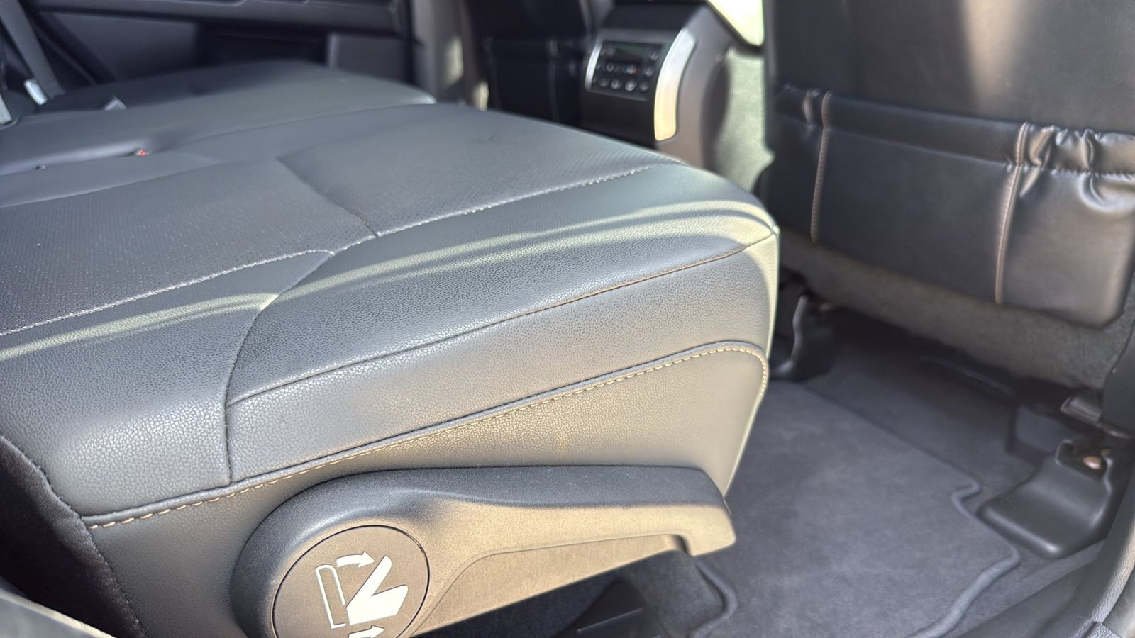 Used 2023 Black Lexus 460 image 26