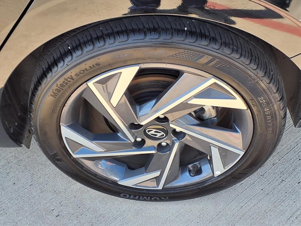 2025 Hyundai Elantra SEL Convenience Black at DeMontrond Gulf Freeway