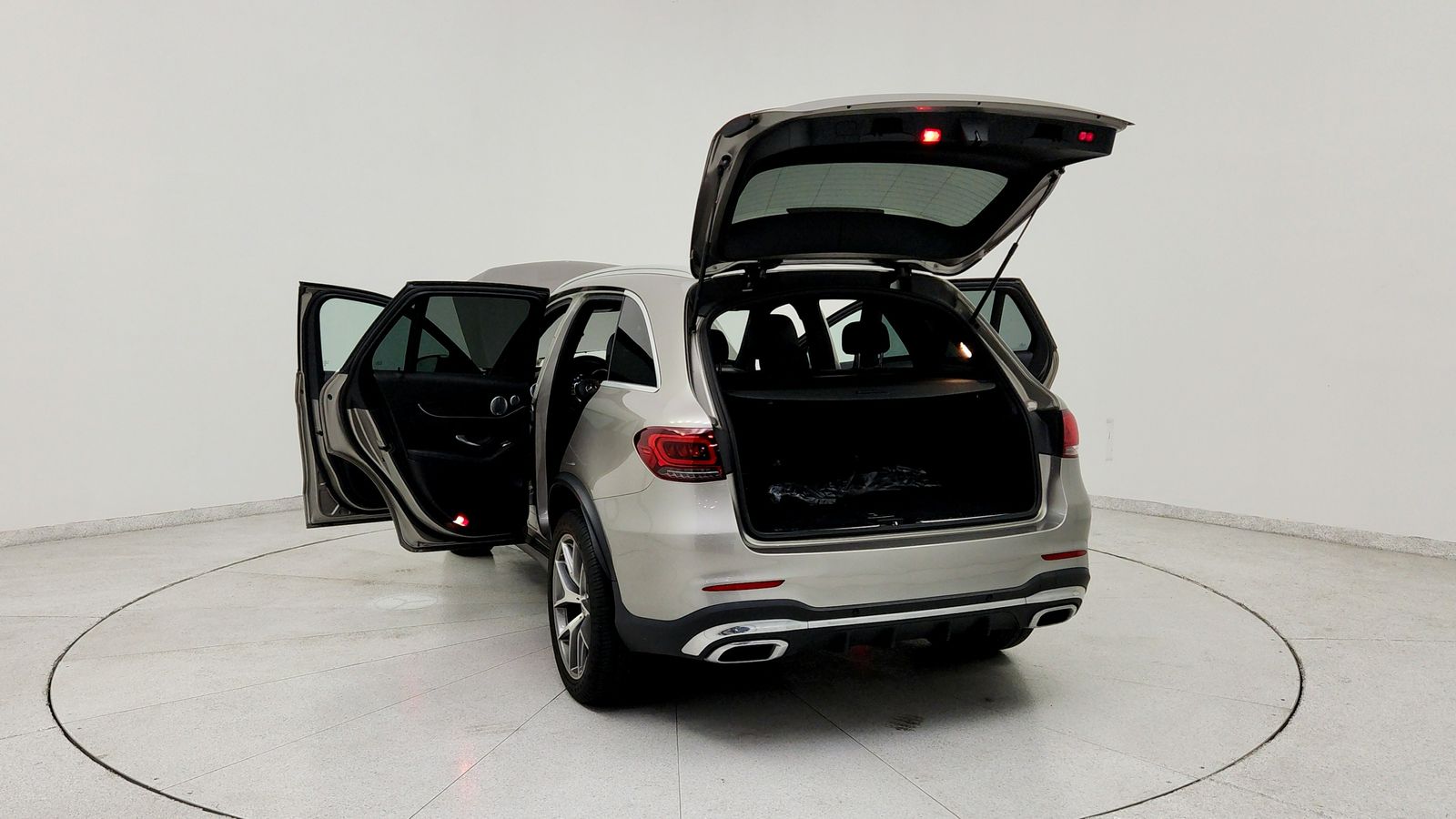 Used 2020  Mercedes-Benz GLC 300 image 13
