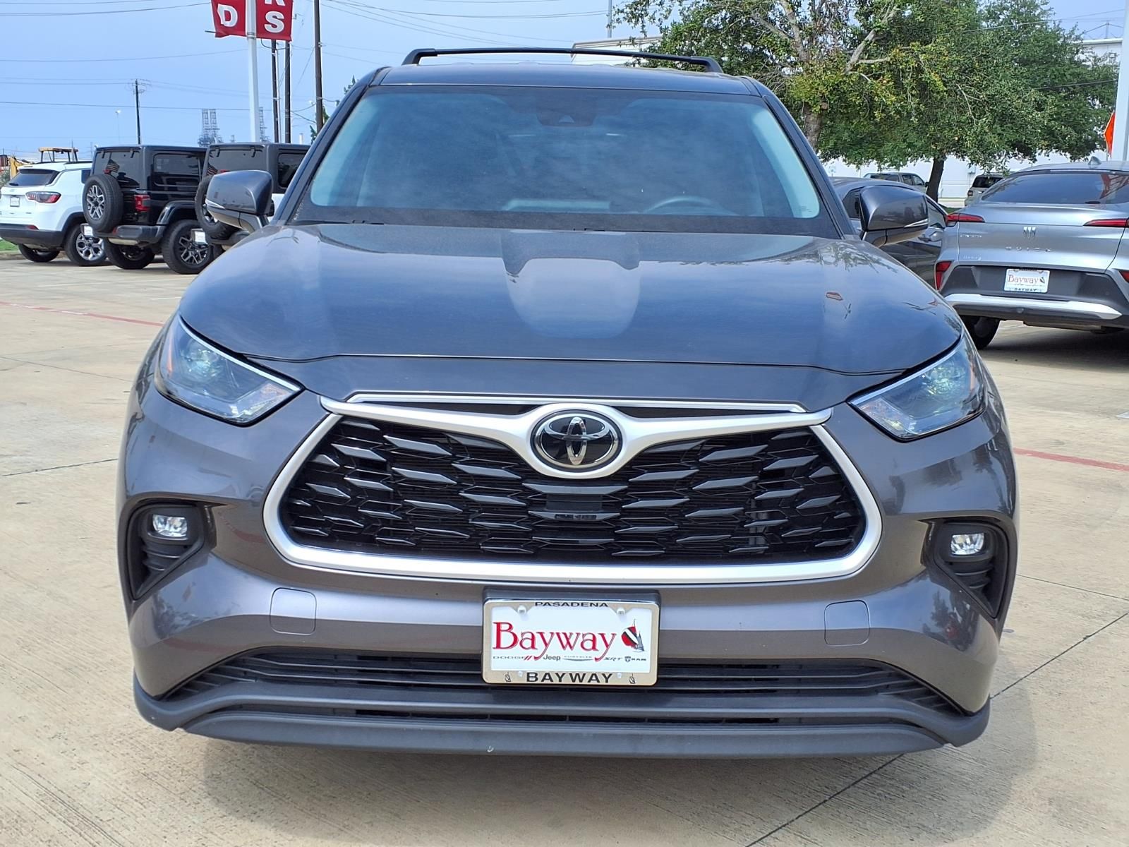 2024 Toyota Highlander LE - 1