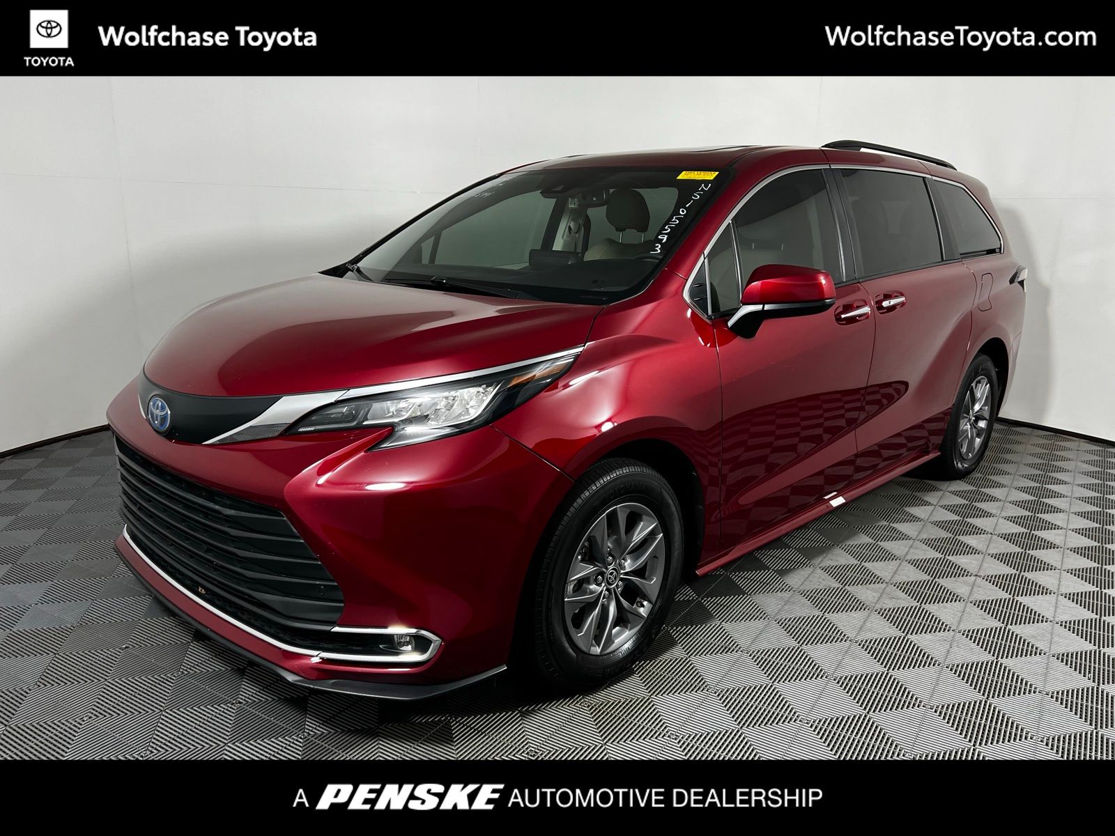 Thumbnail: 2022 Toyota Sienna - 1
