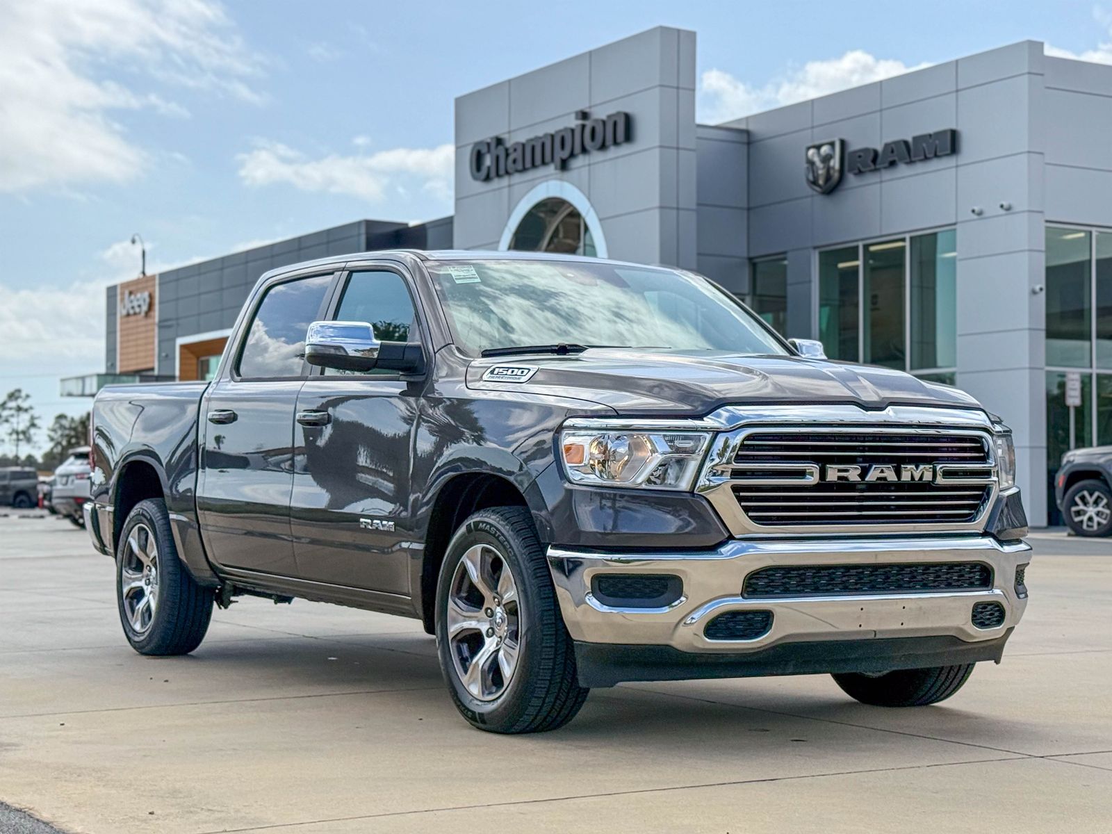 2024 RAM 1500 Laramie Crew Cab RWD