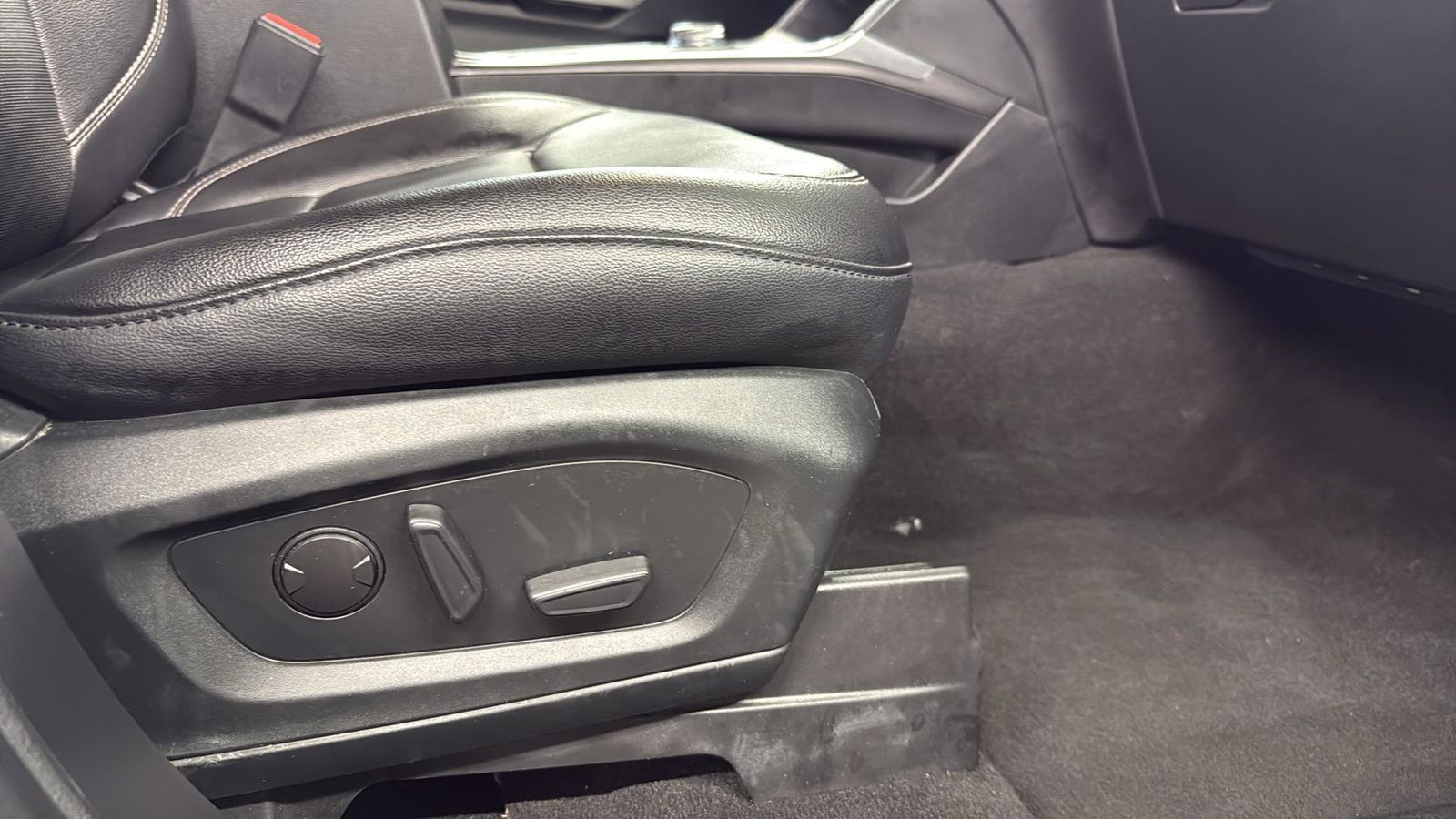 Used Car 2022 Ford Explorer  Limited For Sale Under $30,000 In Austin, Texas