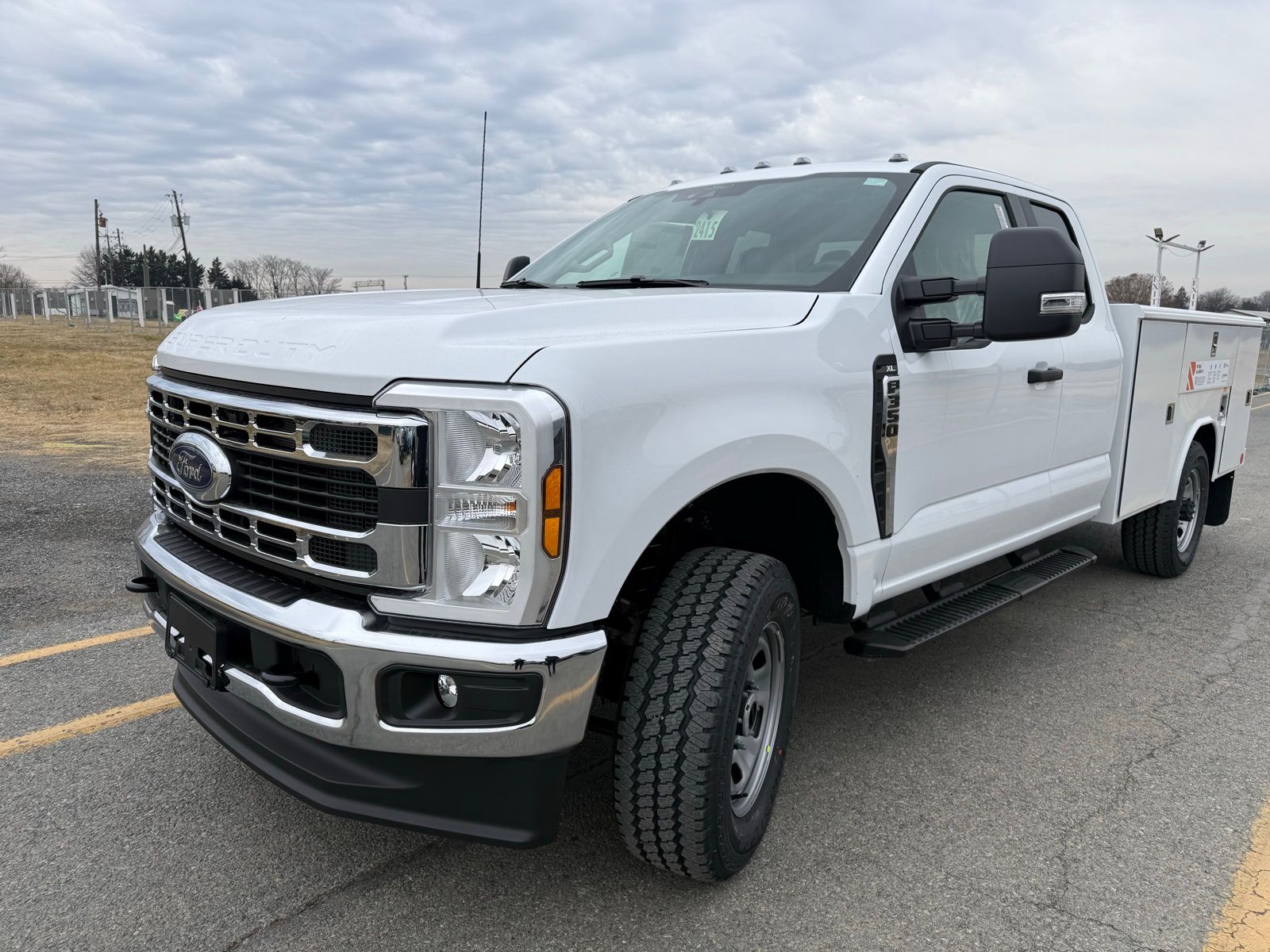 2026 Ford F-350 Super Duty Chassis Cab XL