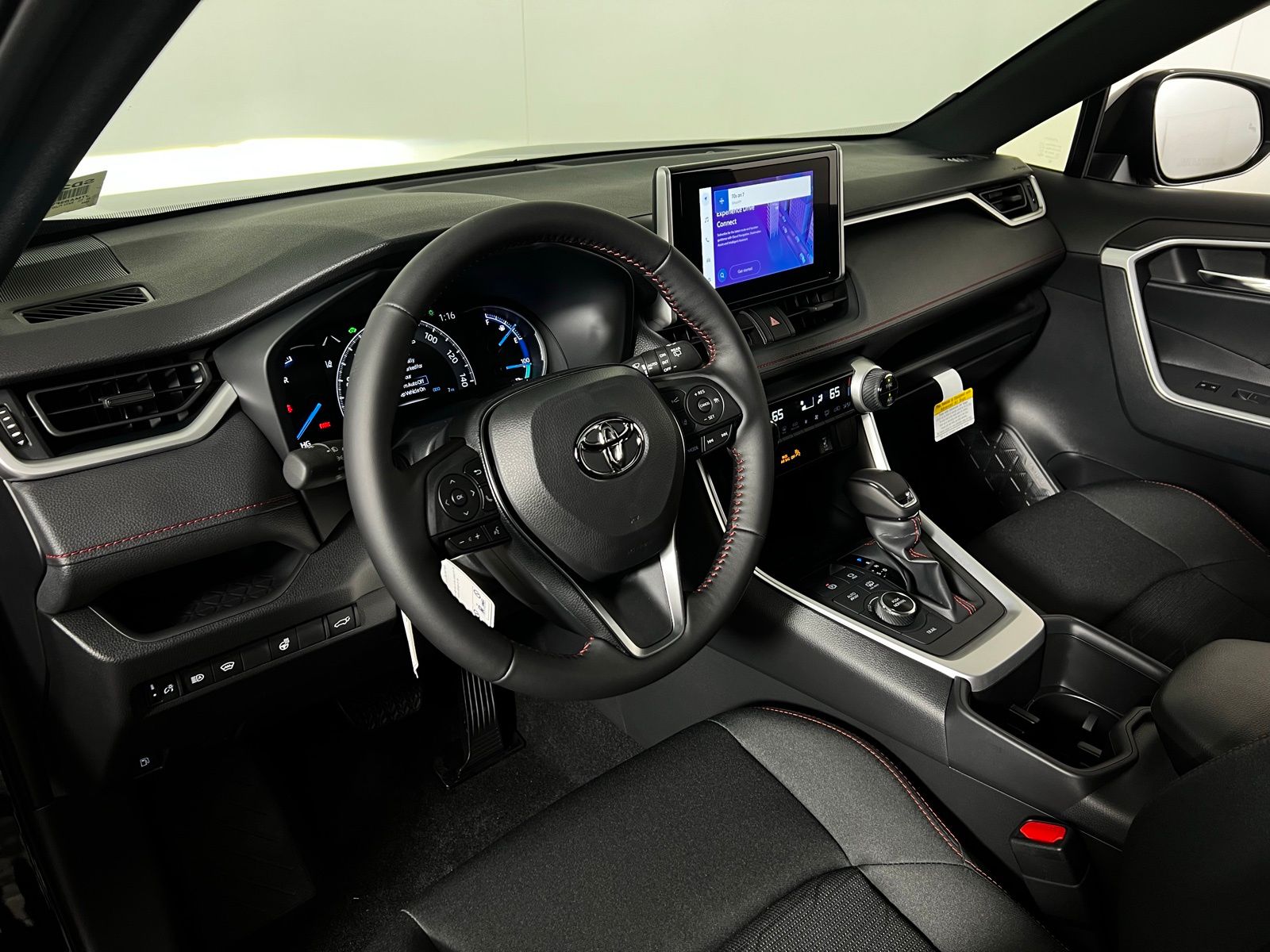 Thumbnail: 2025 Toyota RAV4 - 9