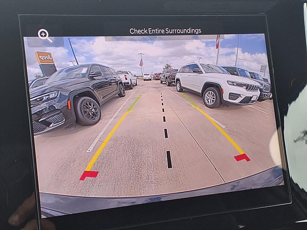 2025 Jeep Grand Cherokee Laredo - 9