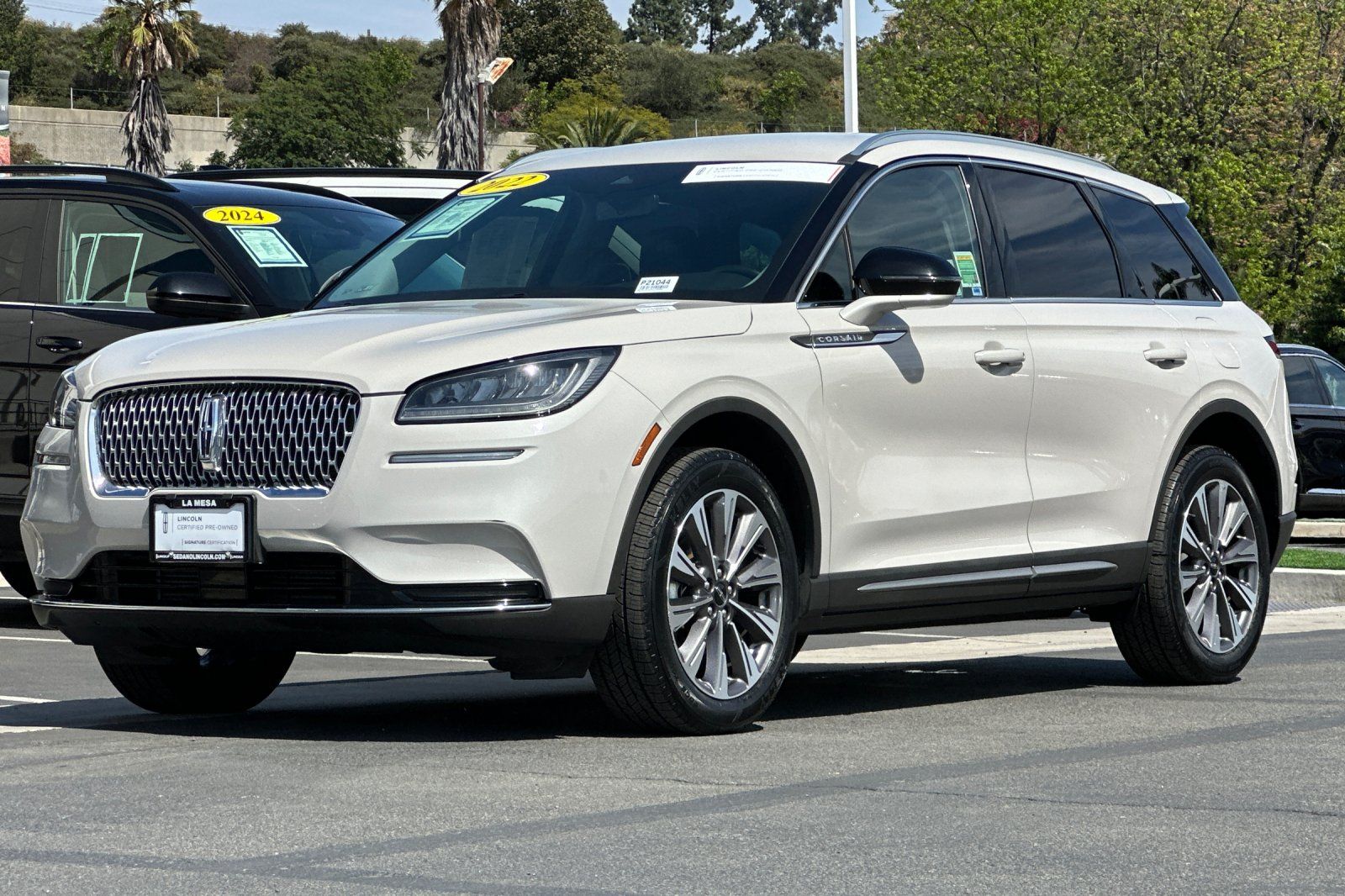 View vehicle photo 7