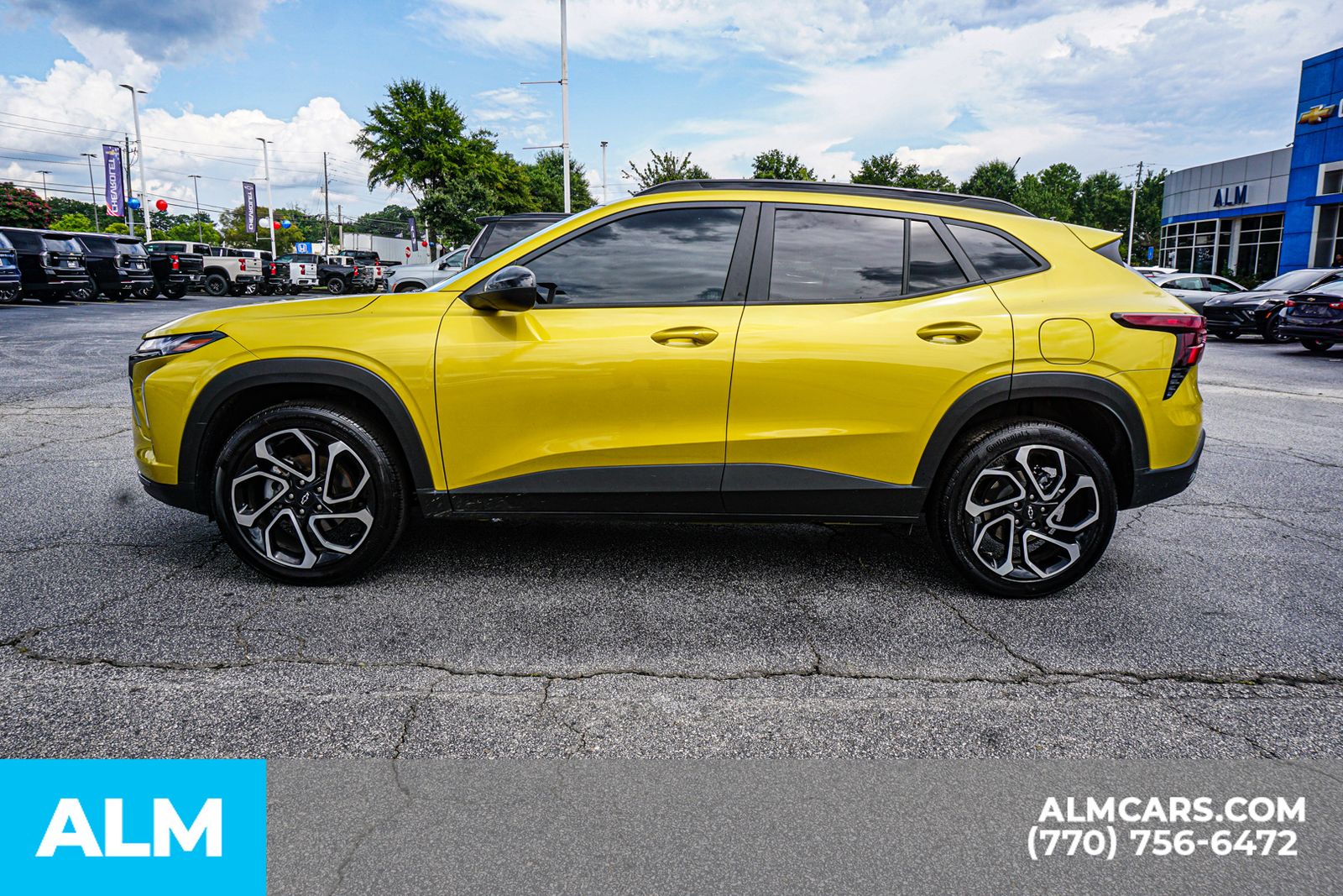 Used 2025 Yellow Chevrolet 2RS image 9