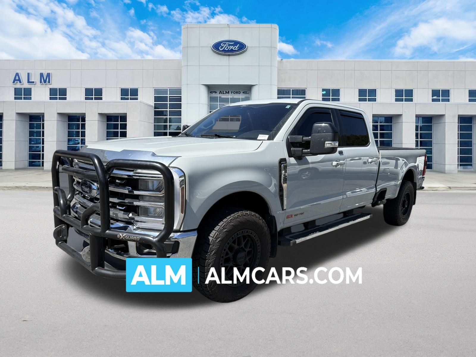  2025 Ford F-350 Super Duty Lariat Crew Cab 4WD   