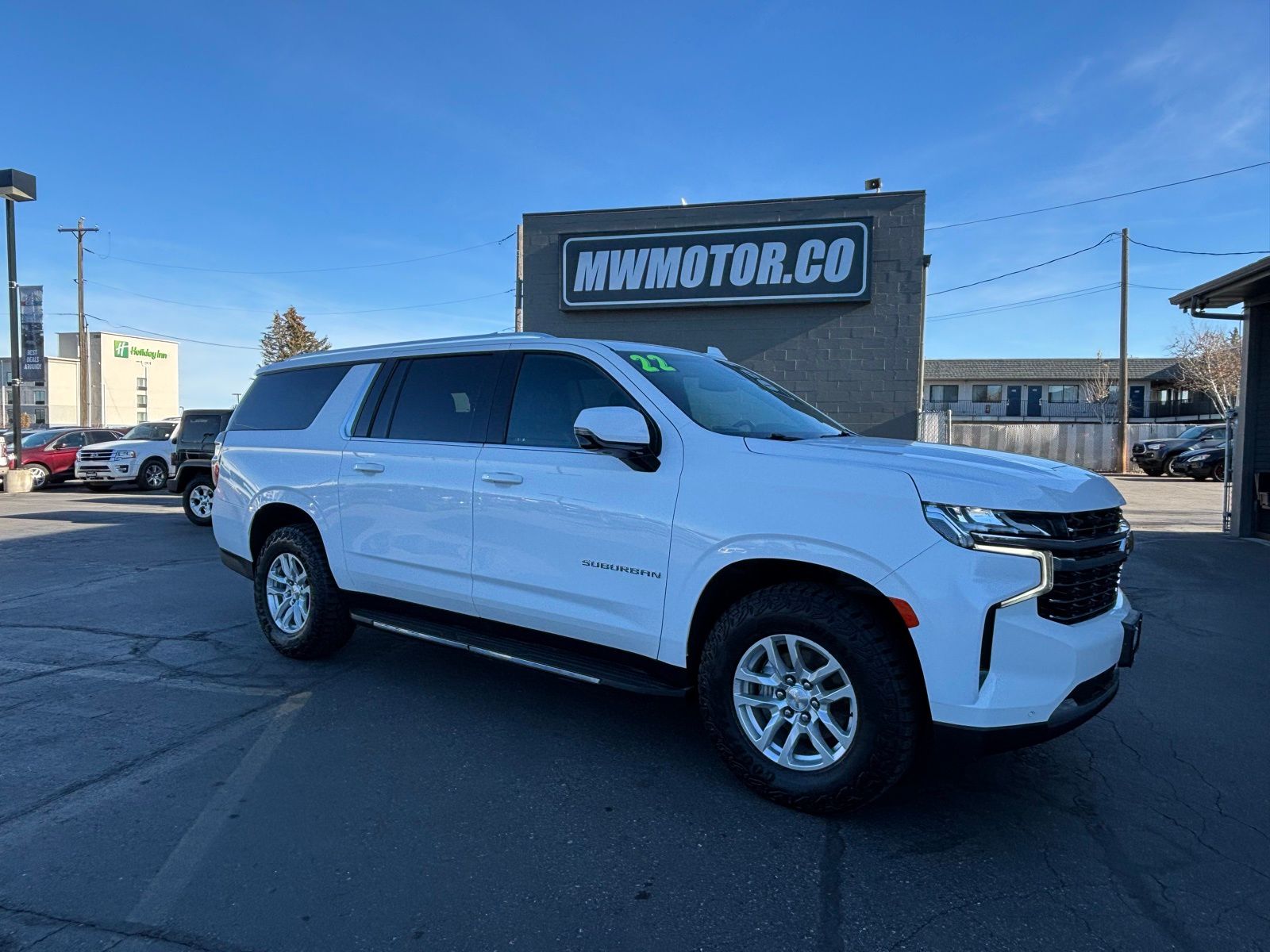 2022 Chevrolet Suburban LT's photo