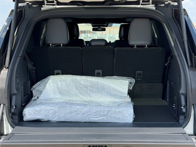 New 2026 Star White Metallic Tri-Coat Ford Tremor image 13