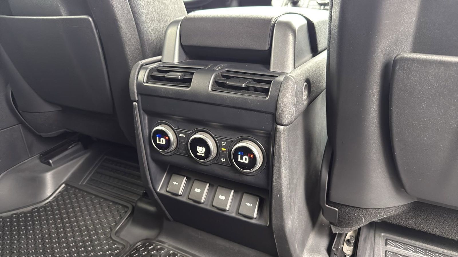 Used Car 2020 Land Rover Defender 110  Se For Sale Under $50,000 In Austin, Texas