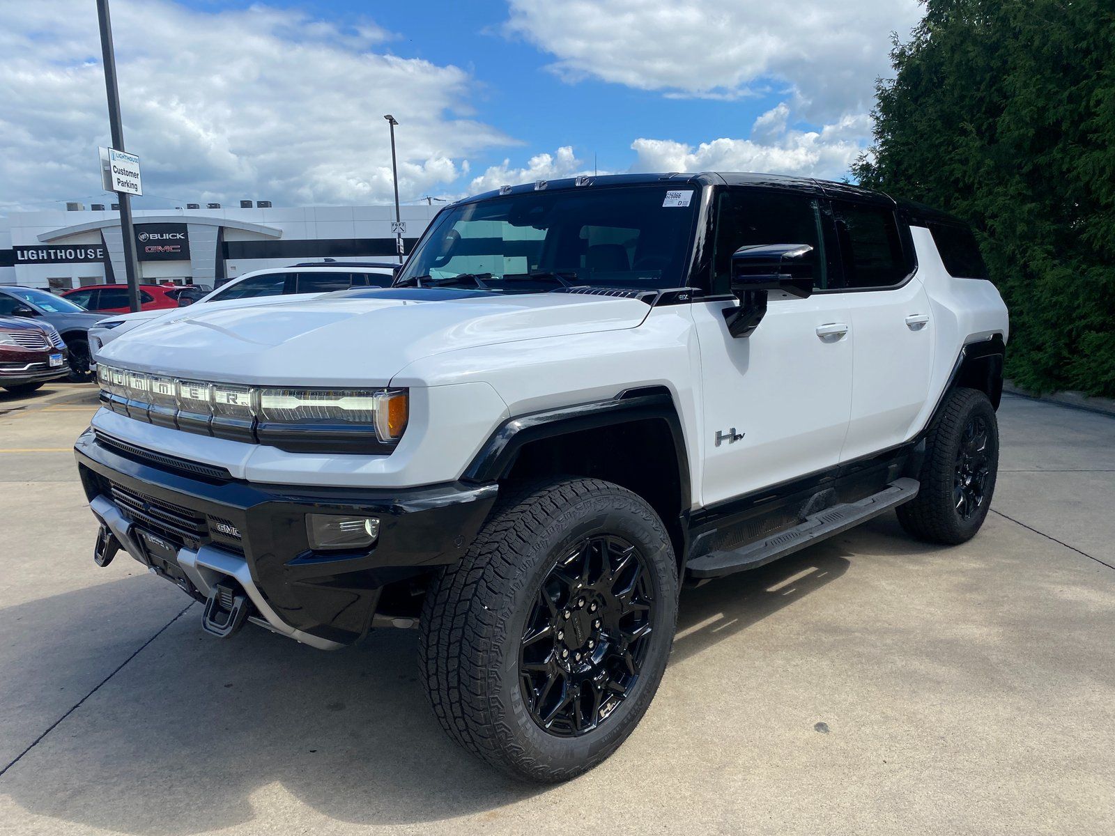 View vehicle photo 4