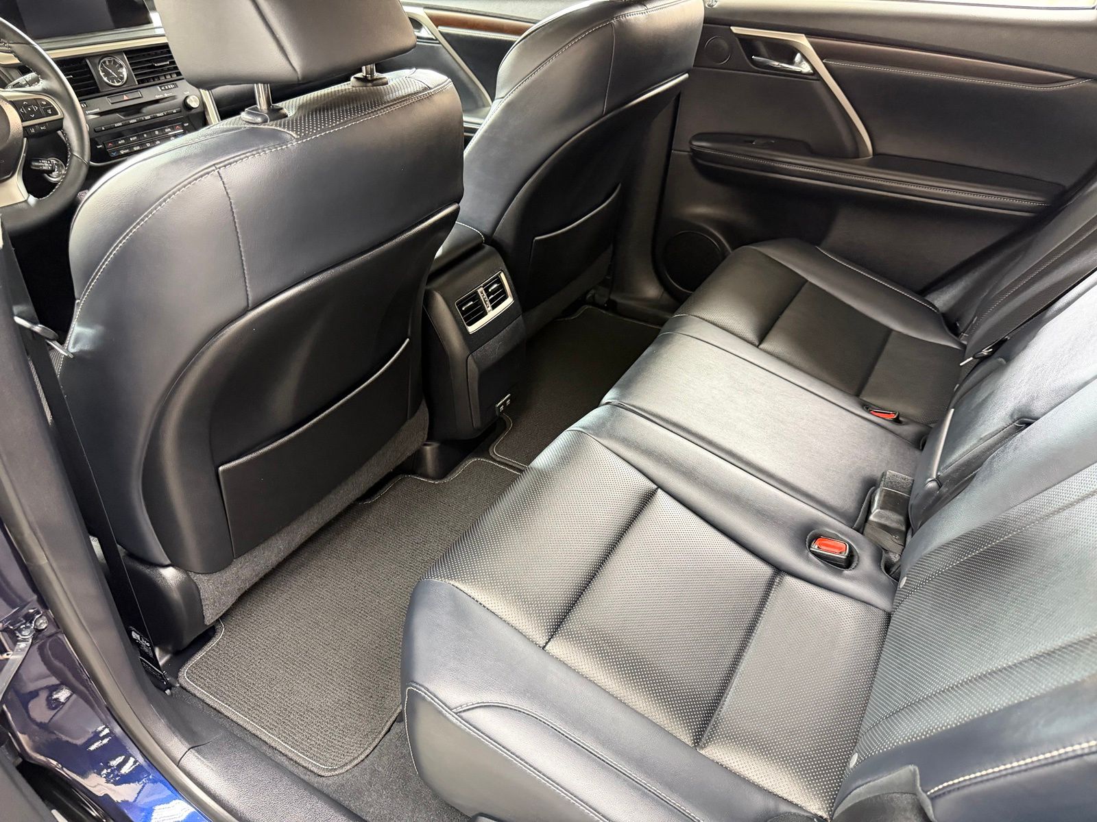 Used 2021  Lexus 350 image 36