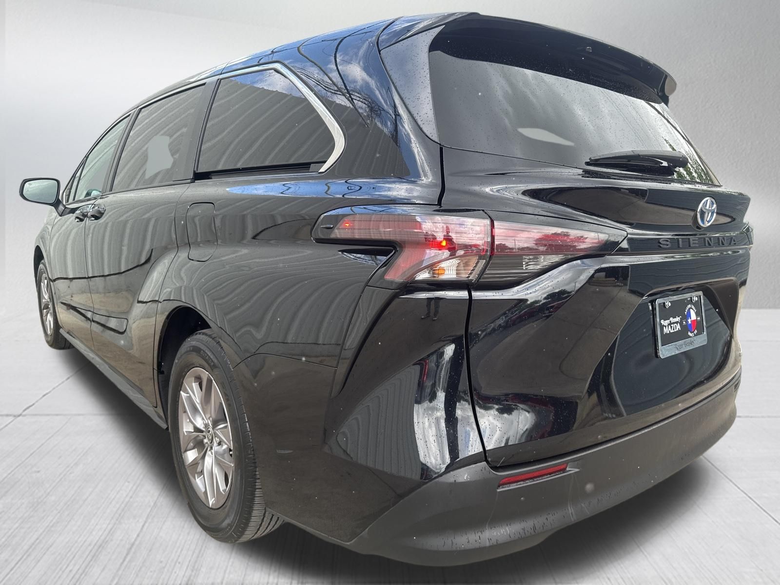 Used Car 2023 Toyota Sienna  Le For Sale Under $40,000 In Austin, Texas