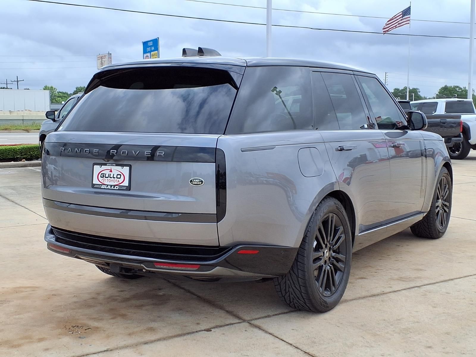 2023 Land Rover Range Rover SE - 5