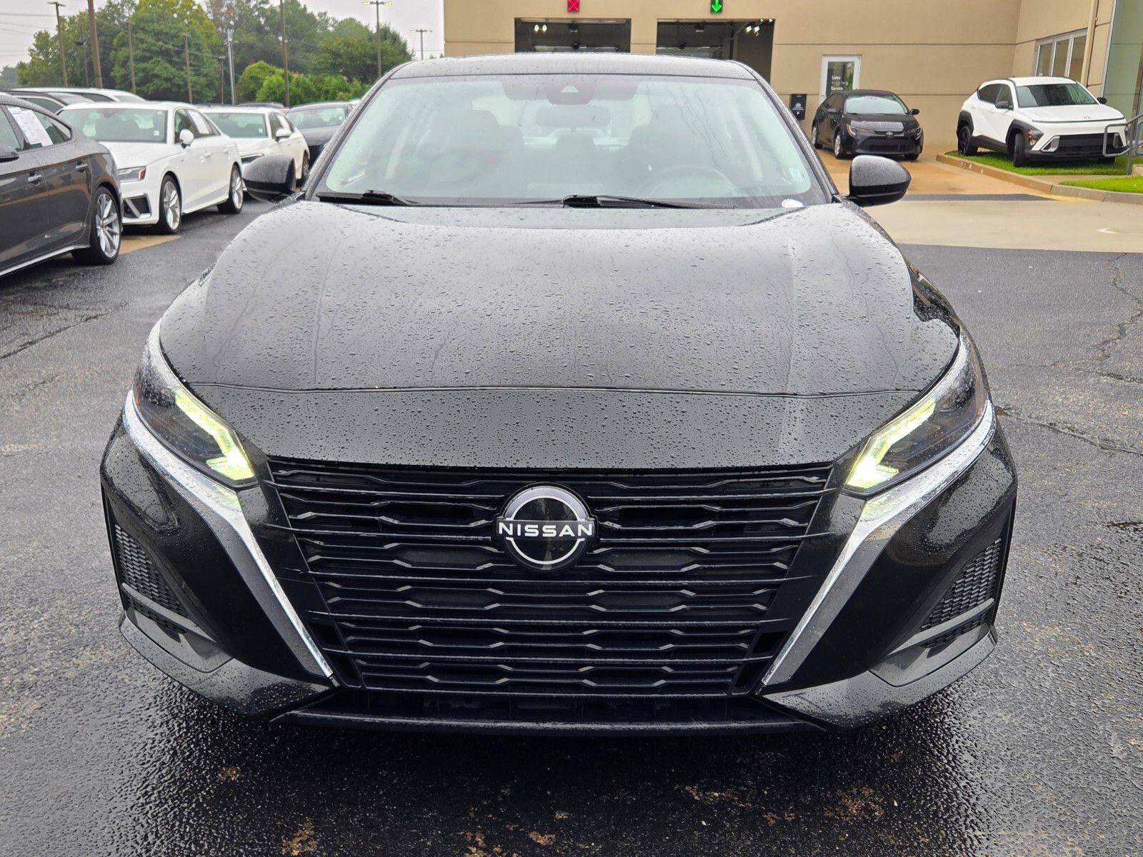 Used 2025 Black Nissan 2.5 SV image 2