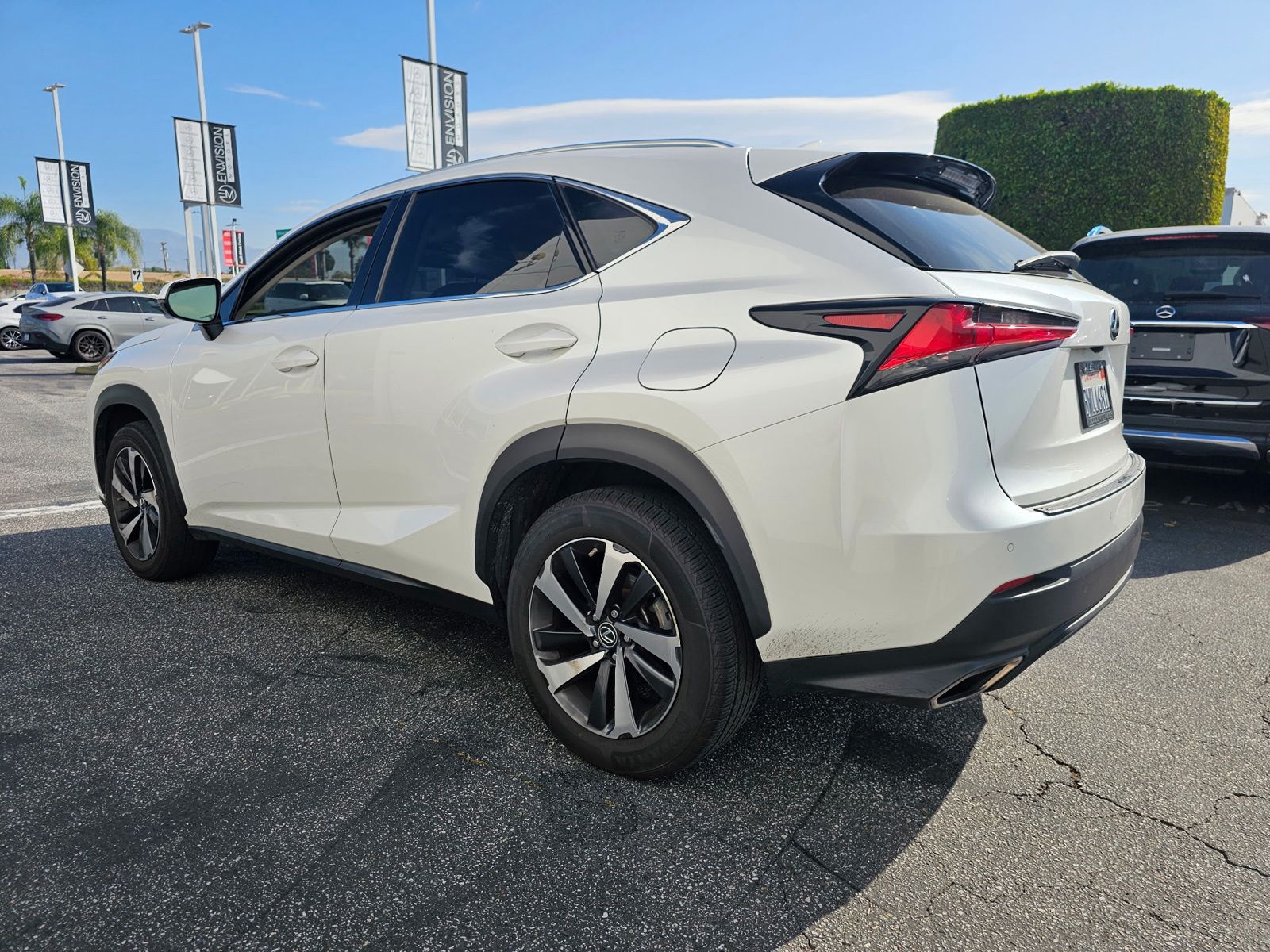 View vehicle photo 3