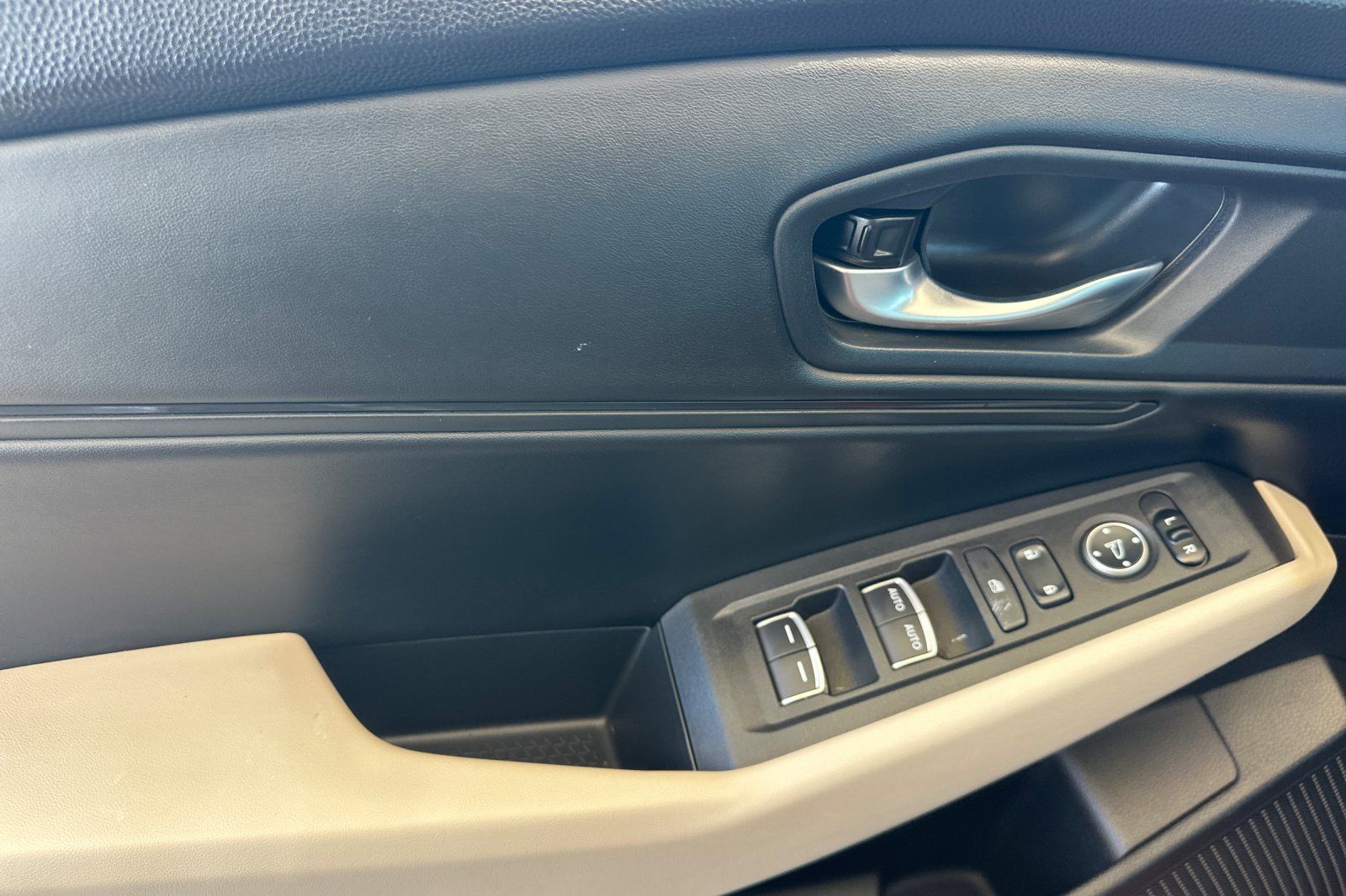 2025 Honda Accord SE - Photo 10