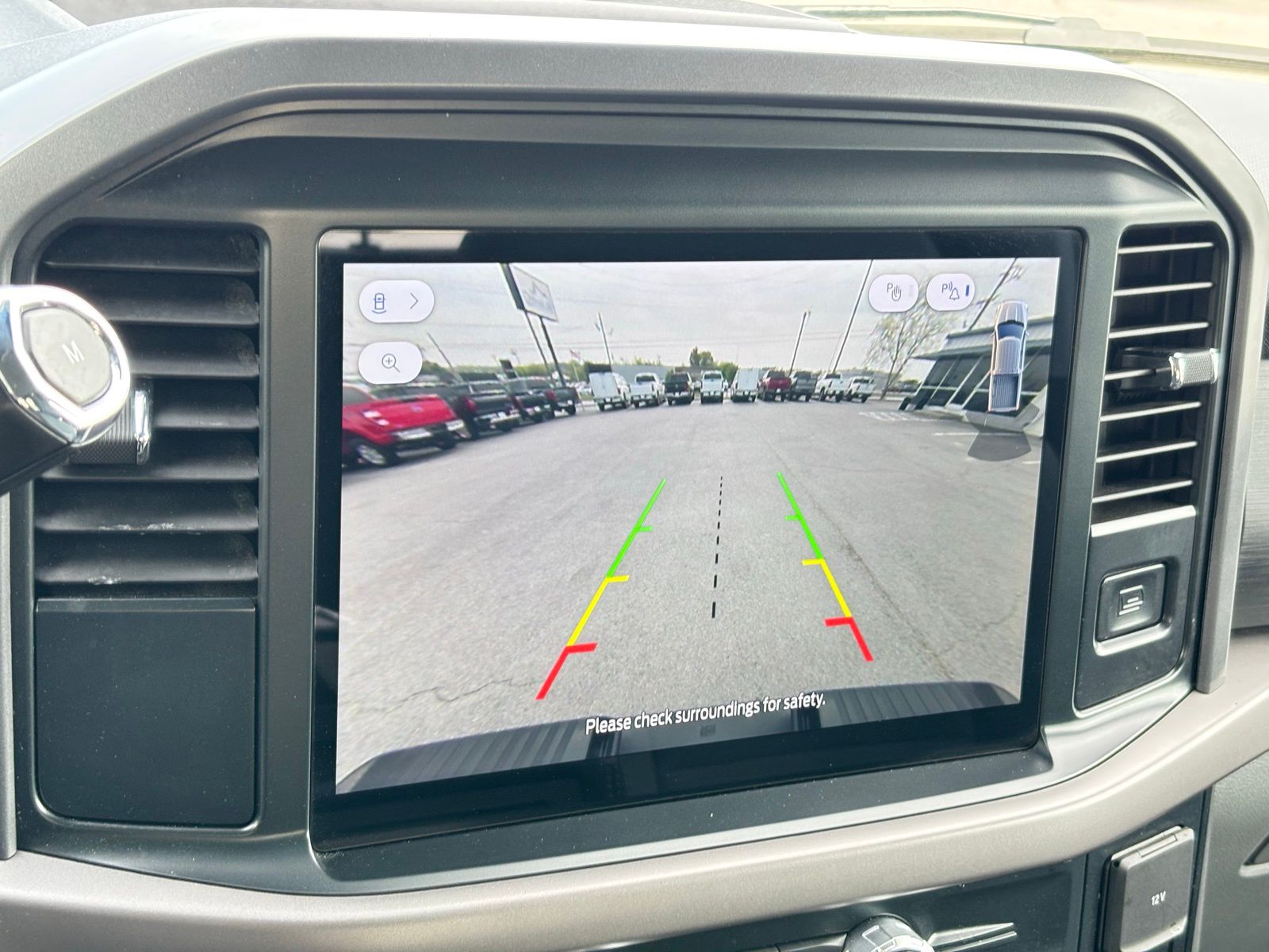 View vehicle photo 7