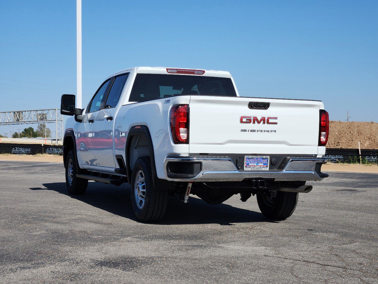 2025 GMC Sierra 2500HD Pro 4