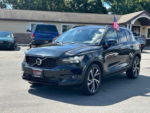 2020 Volvo XC40 R-Design