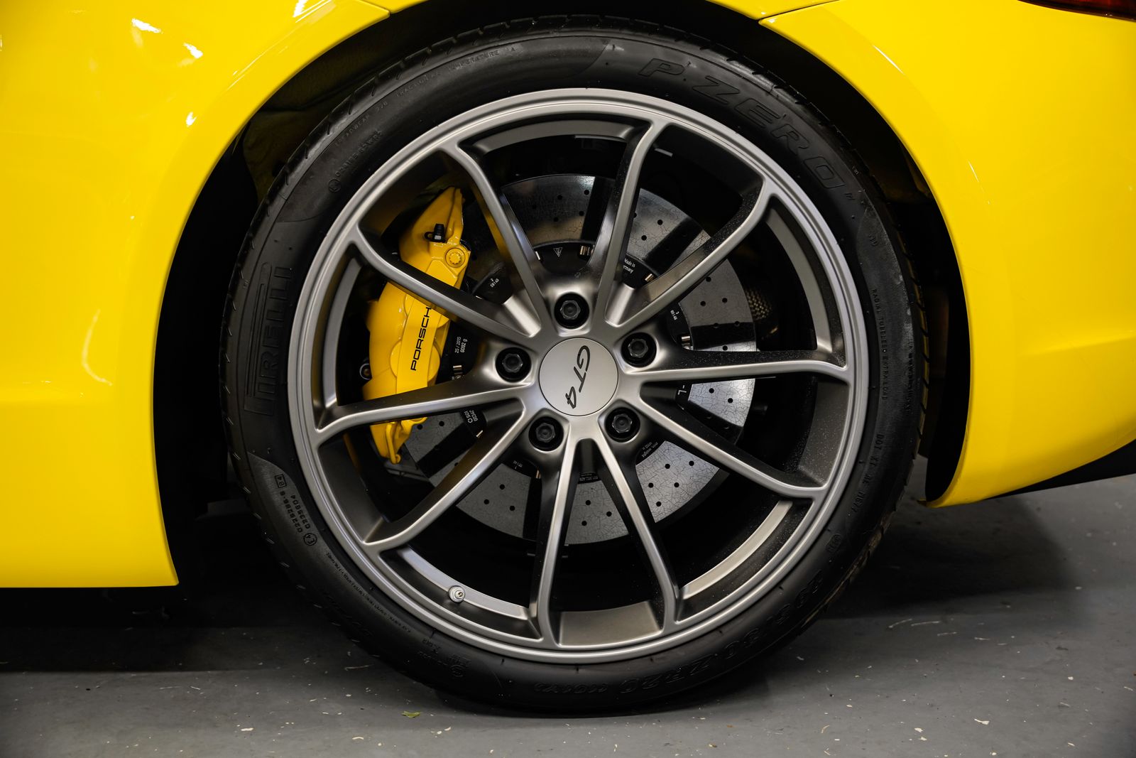 2016 Porsche Cayman GT4 — photo 45