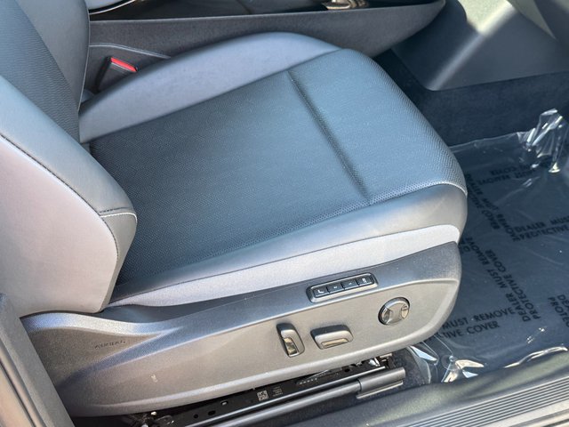 Used 2023 Silver Volkswagen Pro S image 28