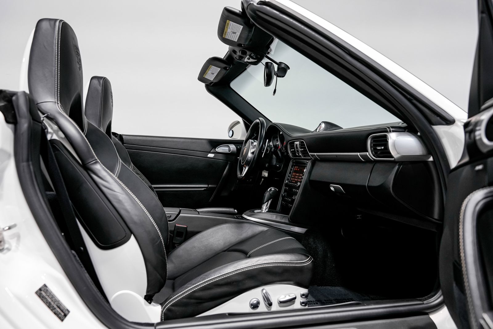2011 Porsche 911 Turbo S — photo 29