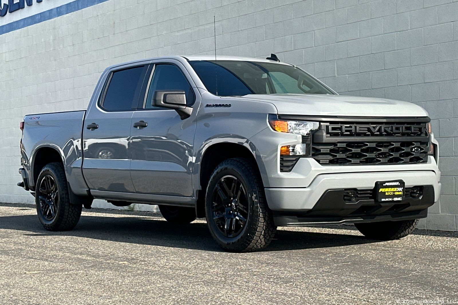 Slate Gray Metallic 2024 Chevrolet Silverado 1500 Pickup Truck Four-Wheel Drive 8-Speed Automatic