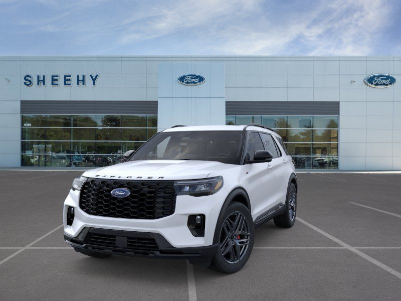 New 2026 Star White Metallic Tri-Coat Ford ST-Line image 4